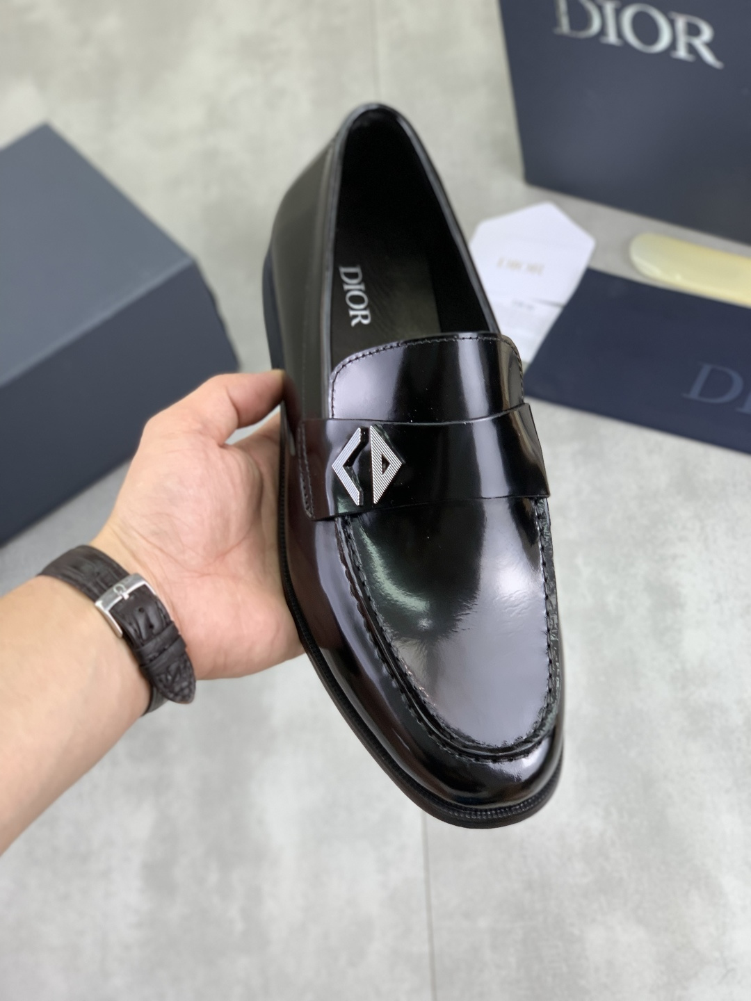 NO:348421,Real price High-version Dior Original!  Top Italian purchasing agents!  Men's business and casual leather shoes, original imported upper with beaded calfskin, ultimate texture, gentlemanly style, imported water dyed cowhide, top Italian original rubber sole, first-class workmanship, top-level texture!  Size39-44 (45 custom made) 4 colors available, dior, dior, cowhide19860909实价 高版本 Dior 迪奥 原版！顶级意大利代购！男士商务休闲皮鞋,鞋面原版进口开边珠小牛皮,极致质感,绅士风范,内里进口水染牛皮,顶级意大利原版橡胶大底,一流做工,顶级质感！Size39-44（45定做）4色可选,,dior,dior,cowhide,Men's shoes