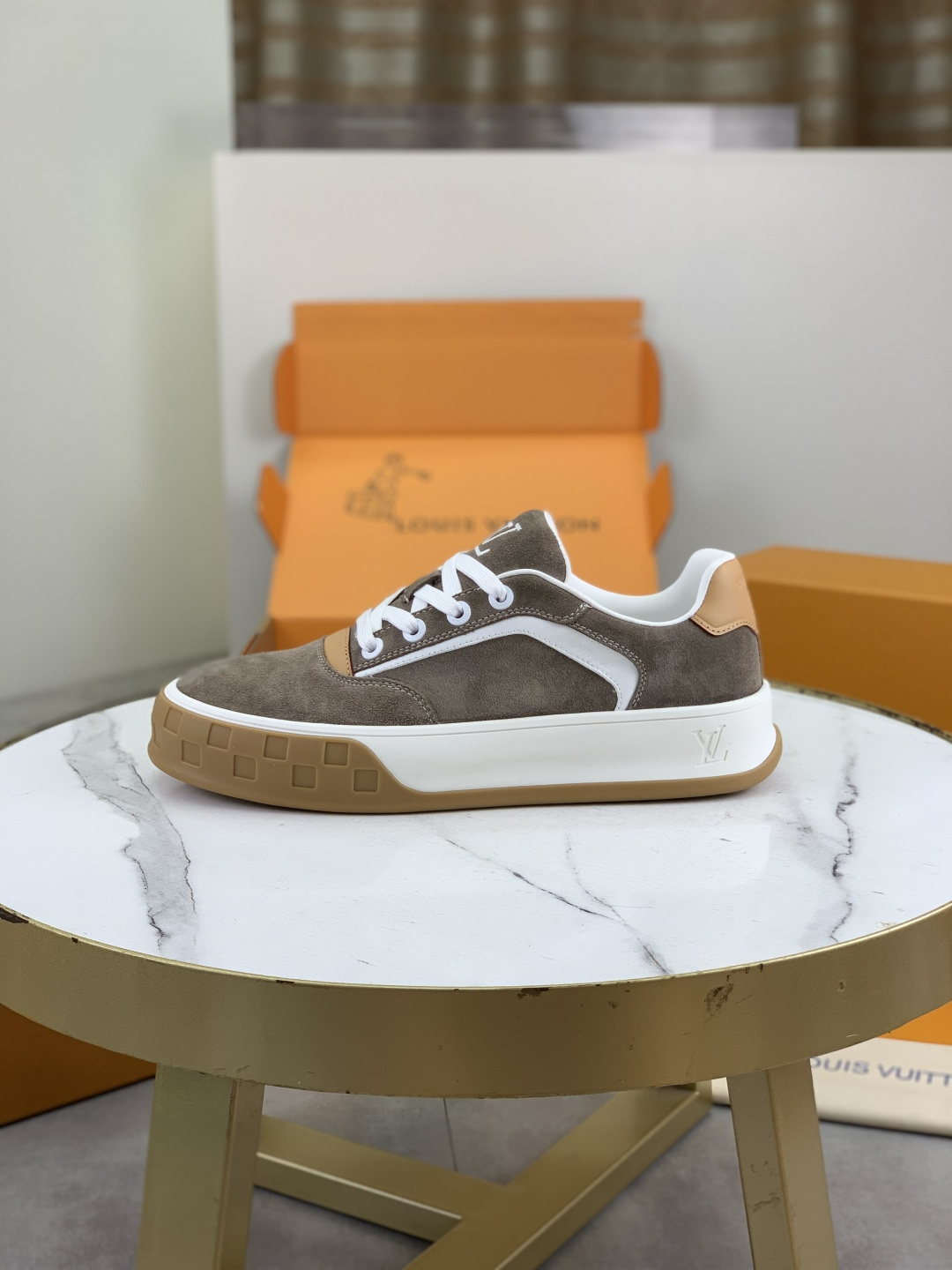 NO:349709,Real price L Top purchasing agent Road Street Fried Street Men's God's popular hot counter new original configuration, Italian imported original cowhide fabric, high-quality splicing technology, imported cowhide inner soft and comfortable, a must-have for trendy men, original soles are specially supplied with original soles, super comfortable, original order goods, high quality, you can enter and exit the counter at will, welcome to compare, code number 39-45 (order 38 46),,cowhide19860909实价 L 顶级代购 路 炸街男神人气爆款专柜新款原厂配置,意大利进口原版牛皮面料,高品质拼接工艺,进口牛皮内里柔软舒适,潮男必备,鞋底原厂特供原版底超级舒适,原厂跟单货,高品质,可随意进出专柜,欢迎对比,码数 39-45（ 订 38 46）,,cowhide,Men's shoes