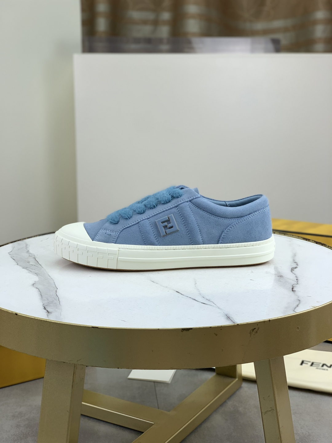 NO:348140,The top quality Fendi Original 1:1 Top version——Fendi Original imported cowhide casual sports casual shoes imported original towels developed in the season, original imported wear-resistant cowhide sole; after countless adjustments, the original version has been adjusted to achieve such a perfect effect, and the matching is more personalized. The must-have private number for trendy men. Men 39-44 (38 45 customized) 4 colors available, fendi, cowhide19860909实价顶级品质芬迪 原版 1:1顶级版本———芬迪 原板进口牛皮休闲运动休闲鞋进口原版毛巾里季开发,原版进口耐磨牛皮大底；经历无数次调整,才调整出原版一样如此完美的效果,搭配更显个性哦潮男必备私码数 男39-44（38 45定做） 4款颜色可选,,fendi,cowhide,Men's shoes