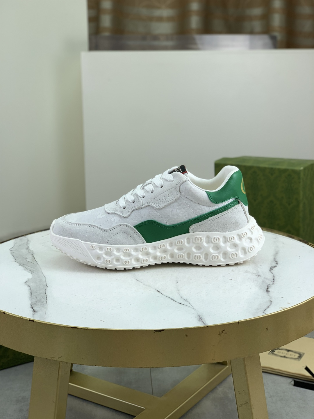 NO:557786,Real price Gucci Gucci top version latest catwalk style Re-Motion series thick sole casual sports shoes original purchase and development fabric: original customized imported first-layer cowhide sole original molded TPU material sole thickness 3.5CM Size: male 39-44 (38 45 custom-made) 5 colors available, boutique packaging, gucci, gucci, sneakers, cowhide19860909实价 Gucci古驰 顶级版本 最新 走秀款 Re-Motion系列 厚底 休闲 运动鞋 原版购入开发 面料:原版定制进口头层牛皮 鞋底原版开模TPU材质 底厚3.5CM Size:男39-44（38 45定做） 颜色5款颜色可选,精品包装,,gucci,gucci,sneakers,cowhide,Men's shoes