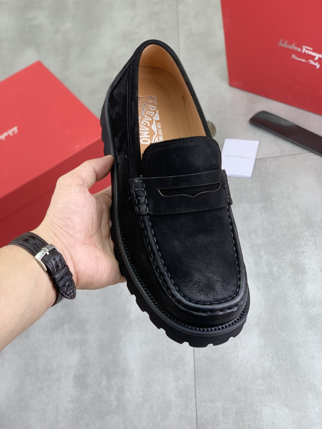 NO:558036,Actual price [Ferragamo/Ferraga Curtain] The latest original imported calfskin, imported pigskin lining + original luxury metal buckle + original rubber outsole, soft and comfortable, code number 38-44,,ferragamo,cowhide19860909实价【Ferragamo/菲拉格幕】最新款原版进口小牛皮,进口猪皮内里+原版奢华金属扣+原版橡胶大底柔软舒适 码数38-44,,ferragamo,cowhide,Men's shoes