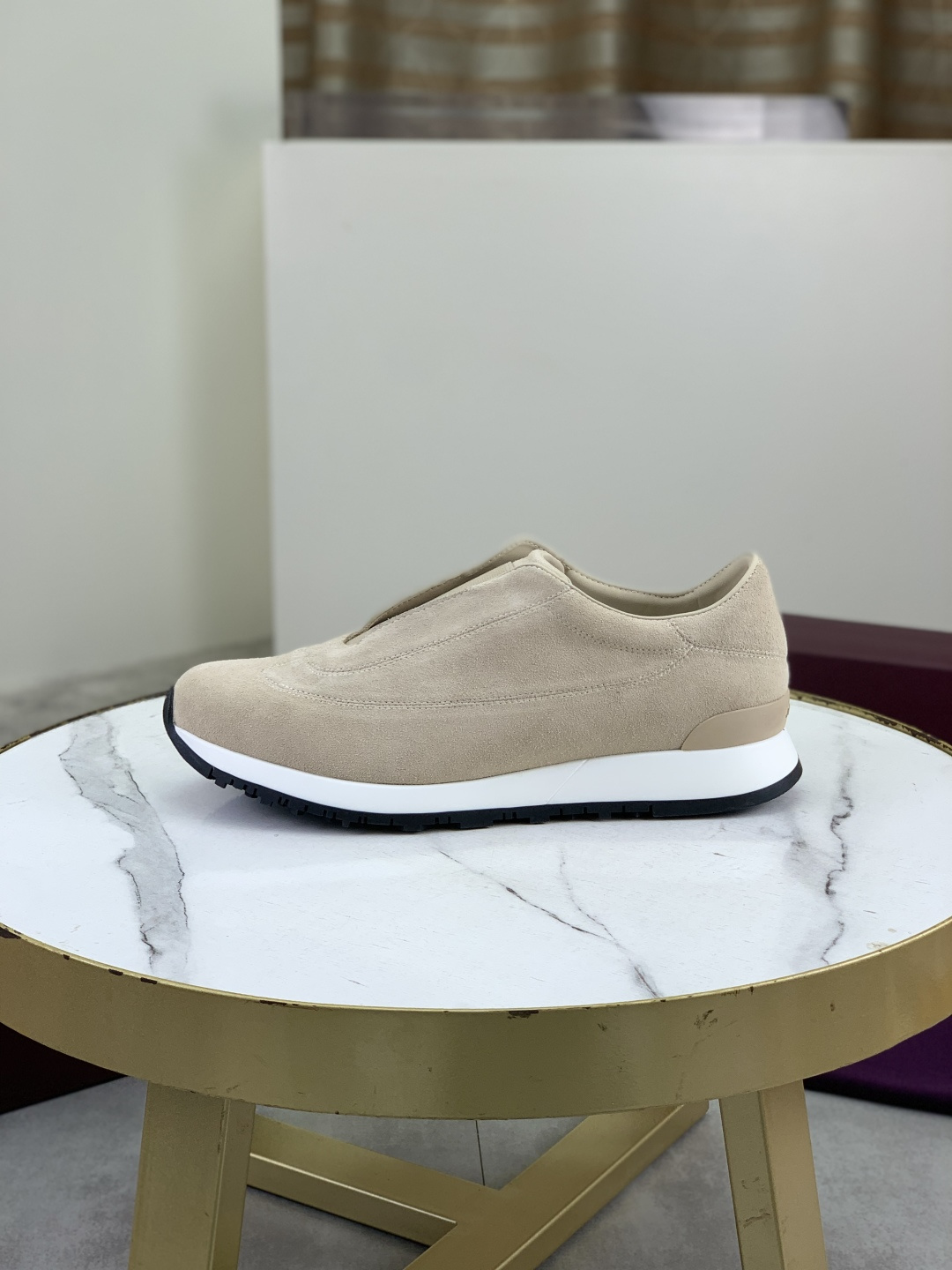 NO:575022,Real price, high quality version Hermès brand - (John Lobb) Material (cowhide cowhide) original outsole development, original foot development, original combination outsole development TPU material backing sheet non-slip wear-resistant PU foam upper layer soft and light. TPU material back cover good support, code number 38-47 (the code number is one size larger, outer single code) original packaging, many colors to choose from, hermes, cowhide19860909实价 高品质版本 爱马仕旗下品牌-（John Lobb-约翰·洛布） 材料（牛皮牛里）原版大底开发,原版垫脚开发,原版组合大底开发tpu材料底片防滑耐磨pu发泡上层软轻.tpu材料后套支撑好,码数38-47（码数偏大一码,外单码） 原版包装,超多款颜色可选,,hermes,cowhide,Men's shoes