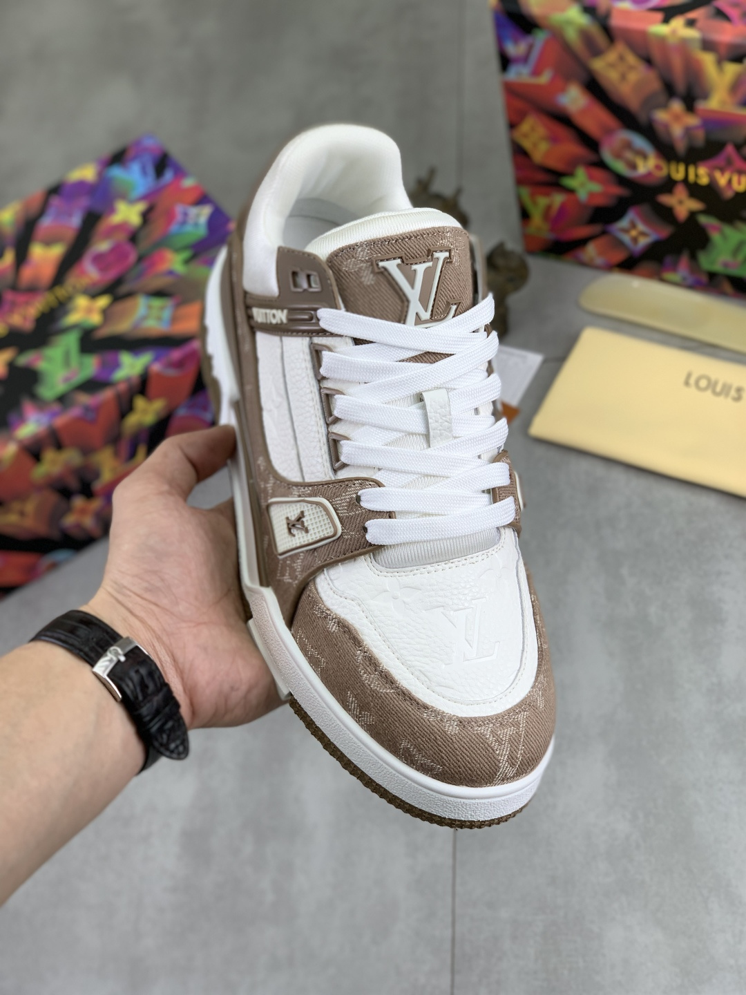 NO:604299,Actual price [LOUIS VUITTON] (original order) new LV Louis Vuitton *——LV classic trendy shoes!  Made of imported original cowhide and water-dyed cowhide lining. The latest original wear-resistant rubber combination outsole!  High quality products!  Various colors available, sizes 35-46, louis vuitton, louis vuitton, louis vuitton, cowhide19860909实价【LOUIS VUITTON）（原单）新款LV路易威登 *——LV经典潮鞋！选用进口原版牛皮 水染牛皮内里.最新款原版耐磨橡胶组合大底！高品质精品！多款颜色可选,码数35-46,,louis vuitton,louis vuitton,louis vuitton,cowhide,Men's shoes