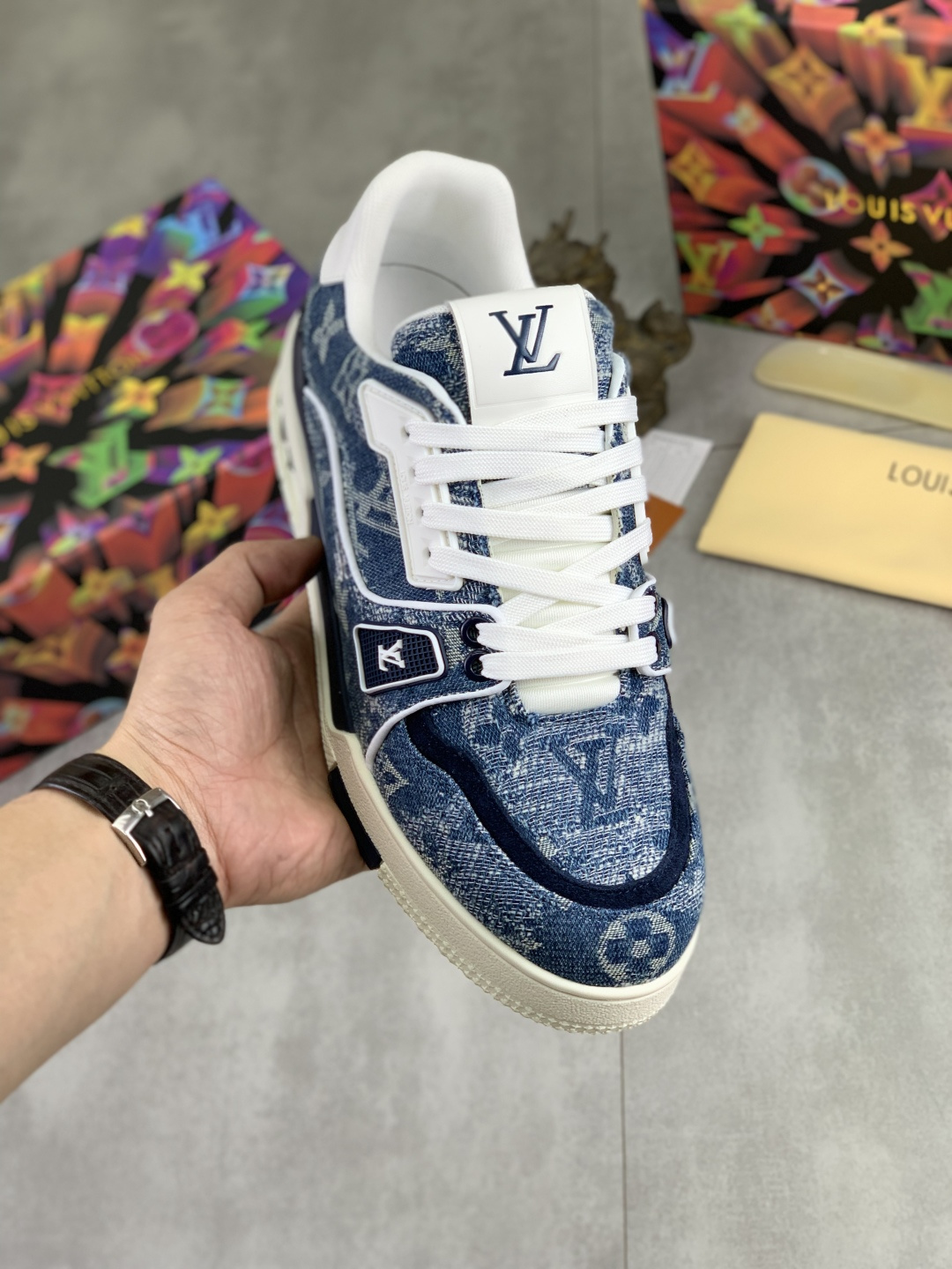 NO:604304,Actual price [LOUIS VUITTON] (original order) new LV Louis Vuitton *——LV classic trendy shoes!  Made of imported original cowhide and water-dyed cowhide lining. The latest original wear-resistant rubber combination outsole!  High quality products!  Various colors available, code size 38-46, louis vuitton, louis vuitton, louis vuitton, cowhide19860909实价【LOUIS VUITTON）（原单）新款LV路易威登 *——LV经典潮鞋！选用进口原版牛皮 水染牛皮内里.最新款原版耐磨橡胶组合大底！高品质精品！多款颜色可选,码数38-46,,louis vuitton,louis vuitton,louis vuitton,cowhide,Men's shoes