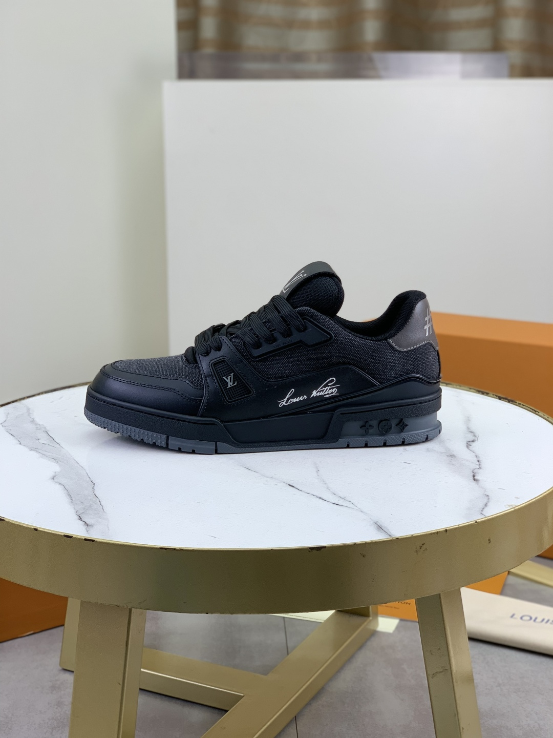 NO:604260,Actual price, top version [LOUIS VUITTON] (original order), the most popular new LV Louis Vuitton *——top version of LV classic trendy shoes!  Use imported original lining and original wear-resistant and lightweight TPU outsole!  High quality products!  3 colors available, sizes 35-39 for women and 39-45 for men,,,louis vuitton,louis vuitton,louis vuitton19860909跑量实价 顶级版本【LOUIS VUITTON）（原单）最情侣新款LV路易威登 *——顶级版本 LV经典潮鞋！选用进口原版内里.原版耐磨轻便TPU大底！高品质精品！3款颜色可选,码数女35-39 男39-45,,,louis vuitton,louis vuitton,louis vuitton,Men's shoes