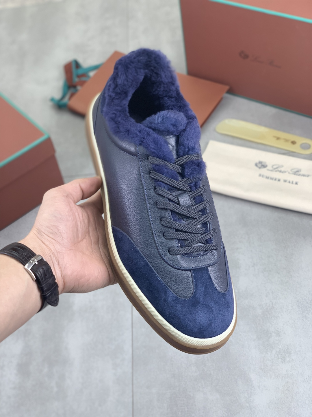 NO:621062,Actual price, wool lining, Loro piana, high quality, top crafts, couple model, Noyo Piana, new product counter, synchronized with original factory configuration, uppers imported from Italy, cowhide fabric, lambswool lining, warm and comfortable, high-quality splicing technology, soles specially provided by the original factory, exclusive movable molded soles super comfortable, original factory follow-up goods, code number 36-46,, loro piana, cowhide19860909实价 羊毛里 Loro piana 高品质 顶级工艺品 情侣款 诺悠翩雅 新品专柜同步原厂配置,鞋面意大利进口牛皮面料,羔羊毛内里保暖舒适,高品质拼接工艺,鞋底原厂特供原版底,独家活动成型底超级舒适,原厂跟单货,码数36-46,,loro piana,cowhide,Men's shoes