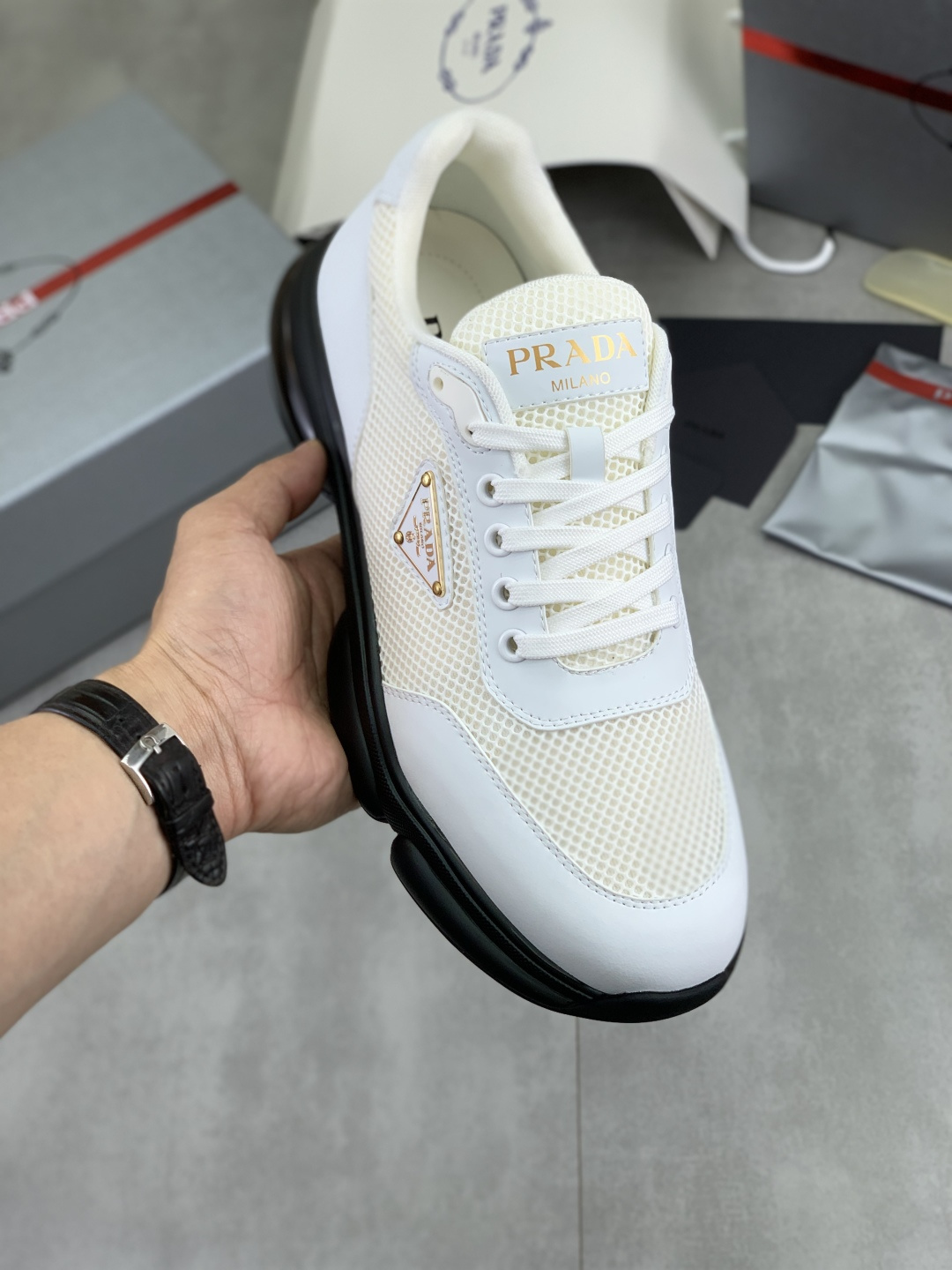 NO:778121,[Real price] Popular models are on the market on the official website, trendy brands (Prada) mainly promote popular models, avant-garde and versatile fashionable men's shoes, private version mold opening, cowhide surface splicing 11.. Fashionable and simple, original imported cowhide lining cowhide feet; the atmosphere and personality are more fashionable, eye-catching and pursuing class. It will subvert the old idea and be a must-have for fashionistas who want to spend time with you! Must keep it! High and comfortable, high-end quality workmanship. Size 38-45  4 optional.,,prada,prada,cowhide19860909【实价】官网爆款上市, 潮牌（普拉达Prada）主推爆款,前卫百搭时尚男鞋私版开模,牛皮面拼接11..时尚干脆、原版进口牛皮内里牛皮垫脚；大气个性更潮更抢眼更追求档次,它将颠覆旧念,与您共度时尚潮人必备! 必自留 ! 高大上的舒适大低,高端品质做工.码数38-45 4可选.,,prada,prada,cowhide,Men's shoes