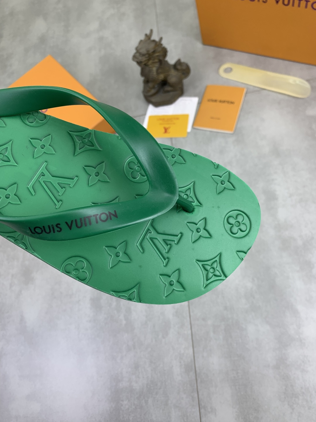 工厂价P195🆘 LV【路易威登 】 专柜新款男士休闲拖鞋系列!1:1复核🔥全球限量款💯鞋面采用进口原单面料➕原板大底💯男鞋 ;多色可选