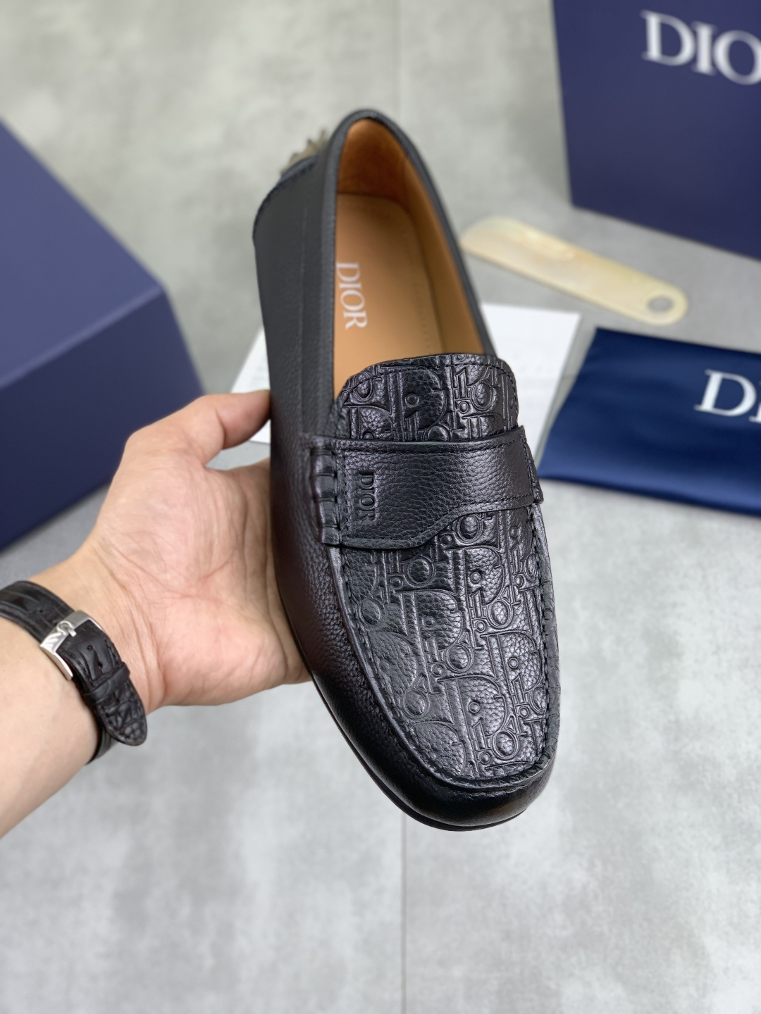 NO:780657,Real price high version Dior Dior original beanie shoes!  Top Italian purchasing agent!  Men's business casual leather shoes, original imported calfskin upper, ultimate texture, gentleman style, imported water-dyed cowhide inside, top-quality original Italian rubber outsole, first-class workmanship, top quality!  Size39-44 (38 45 customized) 3 colors available, dior, dior, cowhide19860909实价 高版本 Dior 迪奥 原版豆豆鞋！顶级意大利代购！男士商务休闲皮鞋,鞋面原版进口小牛皮,极致质感,绅士风范,内里进口水染牛皮,顶级意大利原版橡胶大底,一流做工,顶级质感！Size39-44（38 45定做）3色可选,,dior,dior,cowhide,Men's shoes