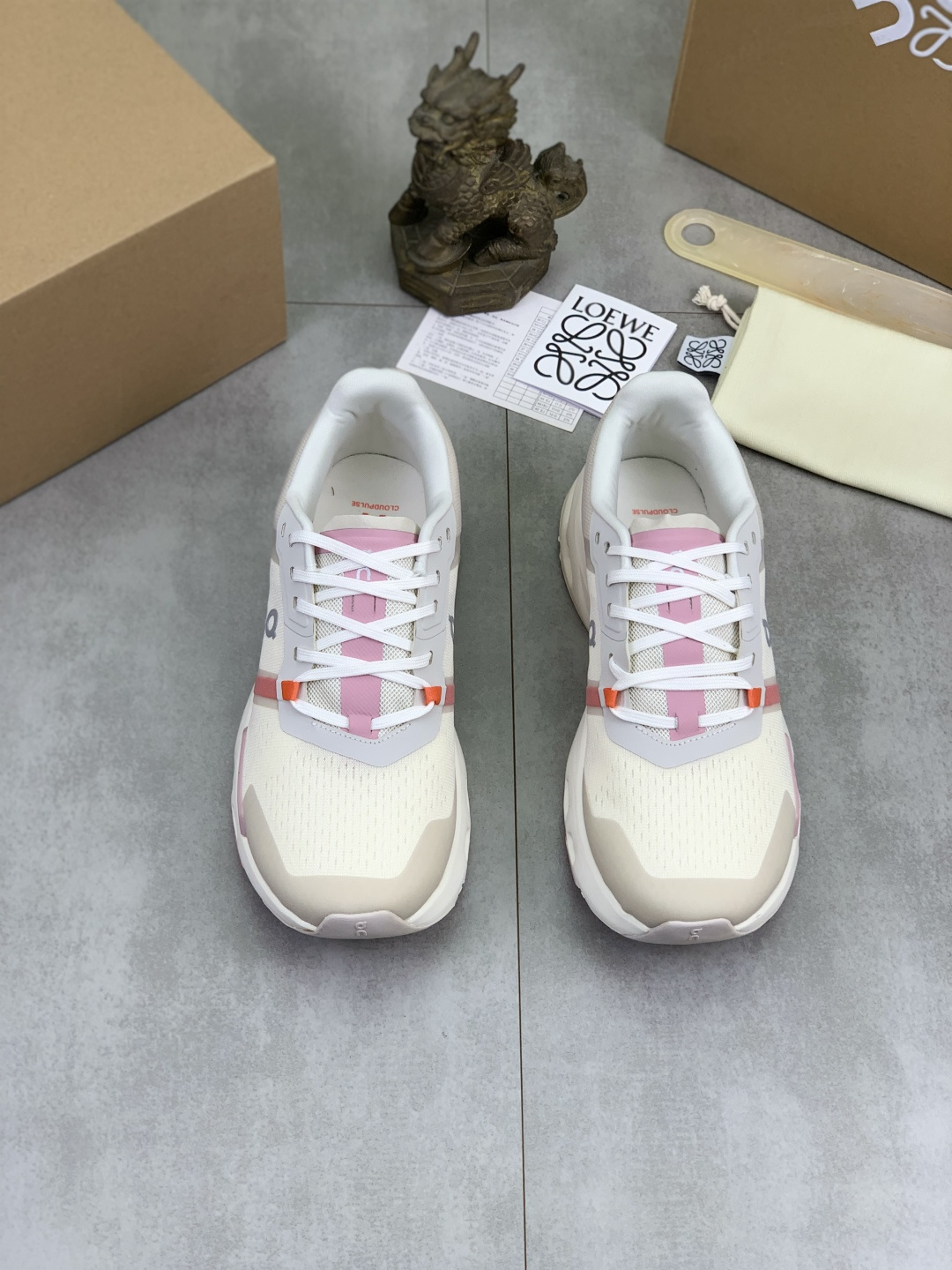 LOEWE women's shoes Factory Price: New Launch of Prada’s Loewe Co-branded 3.0 Series — photo 2