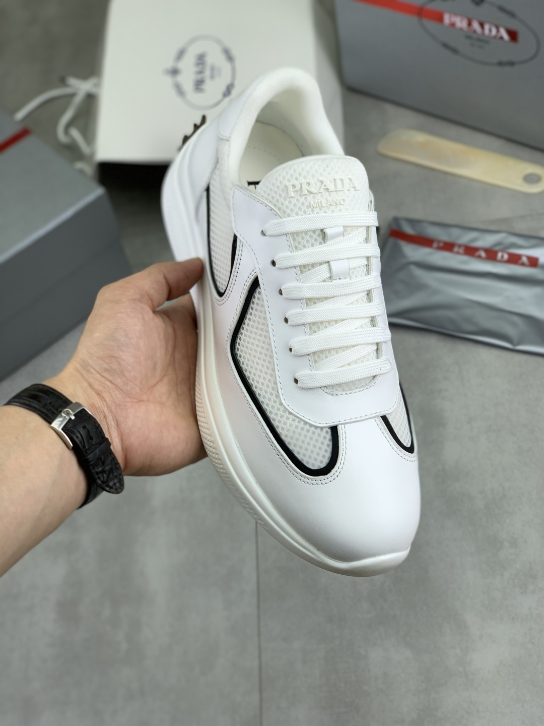 NO:781533,[Real price] Popular models are on the market on the official website, trendy brands (Prada) mainly promote popular models, avant-garde and versatile fashionable men's shoes, private version mold opening, cowhide surface splicing 11.. Fashionable and simple, original imported cowhide lining cowhide feet; the atmosphere and personality are more fashionable, eye-catching and pursuing class. It will subvert the old idea and be a must-have for fashionistas who want to spend time with you! Must keep it! High and comfortable, high-end quality workmanship. Size 38-45  4 optional.,,prada,prada,cowhide19860909【实价】官网爆款上市, 潮牌（普拉达Prada）主推爆款,前卫百搭时尚男鞋私版开模,牛皮面拼接11..时尚干脆、原版进口牛皮内里牛皮垫脚；大气个性更潮更抢眼更追求档次,它将颠覆旧念,与您共度时尚潮人必备! 必自留 ! 高大上的舒适大低,高端品质做工.码数38-45 4可选.,,prada,prada,cowhide,Men's shoes