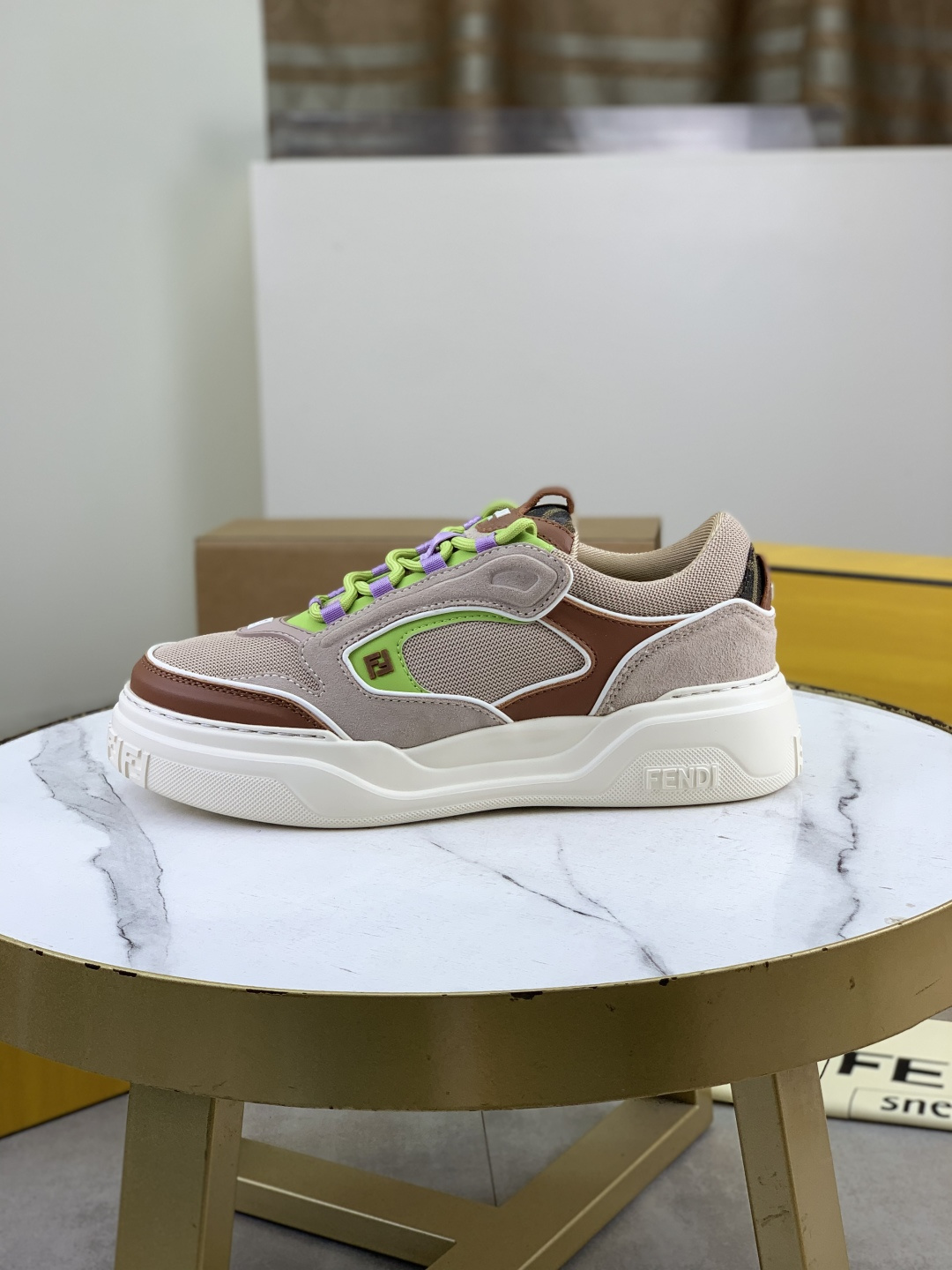 NO:782749,Real price summer hit [FENDI Fendi] top version new sneakers, wavy soles engraved with the original words. The heels are decorated with embossed Fendi Flow words. The uppers are made of high-end calfskin and breathable materials. The original lining has the same color details decorated with innovative handcrafts. Ultra-light wear-resistant TPU and IP foam soles, overall light and comfortable. Size: 39-44 (38  45 can be customized),,fendi,fendi,sneakers,cowhide19860909实价 夏季爆款【FENDI 芬迪】顶级版本 新品运动鞋,波浪形鞋底刻有原版字样.鞋跟饰有凸纹压花Fendi Flow字样.鞋面采用高端小牛皮材质和透气材质.原版内里 以创新手工技艺装饰的同色系细节.超轻耐磨TPU和IP发泡鞋底,整体轻便舒适. Size:39-44（38 45可以定做）,,fendi,fendi,sneakers,cowhide,Men's shoes
