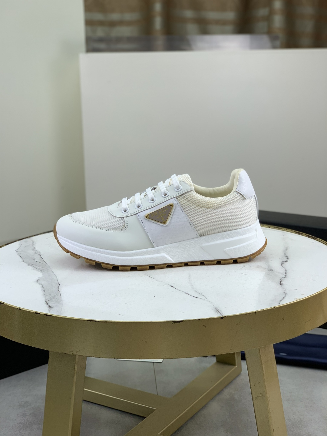 NO:831606,Actual price, top version, popular models on the official website, trendy brands (Prada) mainly promote popular models, avant-garde and versatile fashionable men's shoes, private version molding, cowhide surface splicing 11.. Stylish and simple, original imported cowhide lining and cowhide feet; the atmosphere and personality are more fashionable, eye-catching and pursuing class. It will subvert old ideas and be a must-have for fashionistas who want to spend time with you! Must keep it for yourself!  Tall and comfortable TPU foam outsole, high-end quality workmanship. Size 38-44 (45 customized) 4 colors available.,, prada, prada, cowhide19860909实价 顶级版本 官网爆款上市, 潮牌（普拉达Prada）主推爆款,前卫百搭时尚男鞋私版开模,牛皮面拼接11..时尚干脆、原版进口牛皮内里牛皮垫脚；大气个性更潮更抢眼更追求档次,它将颠覆旧念,与您共度时尚潮人必备! 必自留 ! 高大上的舒适TPU发泡大底,高端品质做工.码数38-44（45定做）4色可选.,,prada,prada,cowhide,Men's shoes
