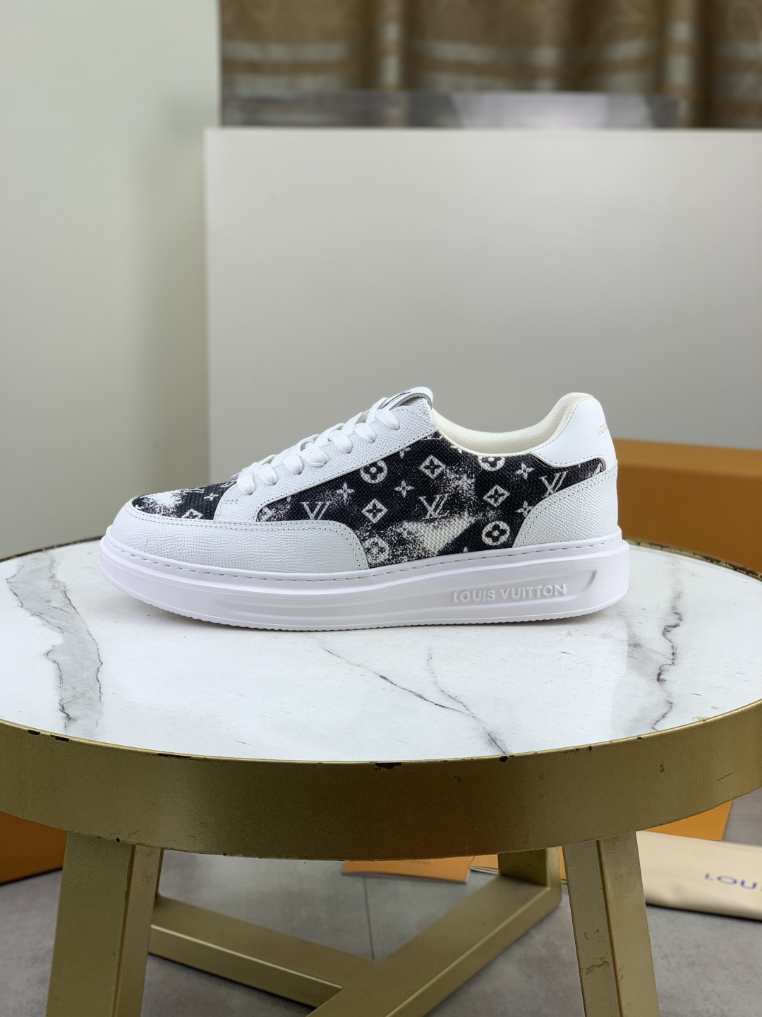 NO:832990,Real price top version [LOUIS VUITTON] (original order) the latest LV Louis Vuitton *——top version LV classic trendy shoes!  Made of imported original cowhide, water-dyed cowhide lining. Original wear-resistant, lightweight foam outsole!  High quality products!  Various colors available, code size 39-45 (46 customized),,louis vuitton,louis vuitton,louis vuitton,cowhide19860909实价 顶级版本【LOUIS VUITTON）（原单）最新款LV路易威登 *——顶级版本 LV经典潮鞋！选用进口原版牛皮 水染牛皮内里.原版耐磨轻便发泡大底！高品质精品！多款颜色可选,码数39-45 (46 定做),,louis vuitton,louis vuitton,louis vuitton,cowhide,Men's shoes