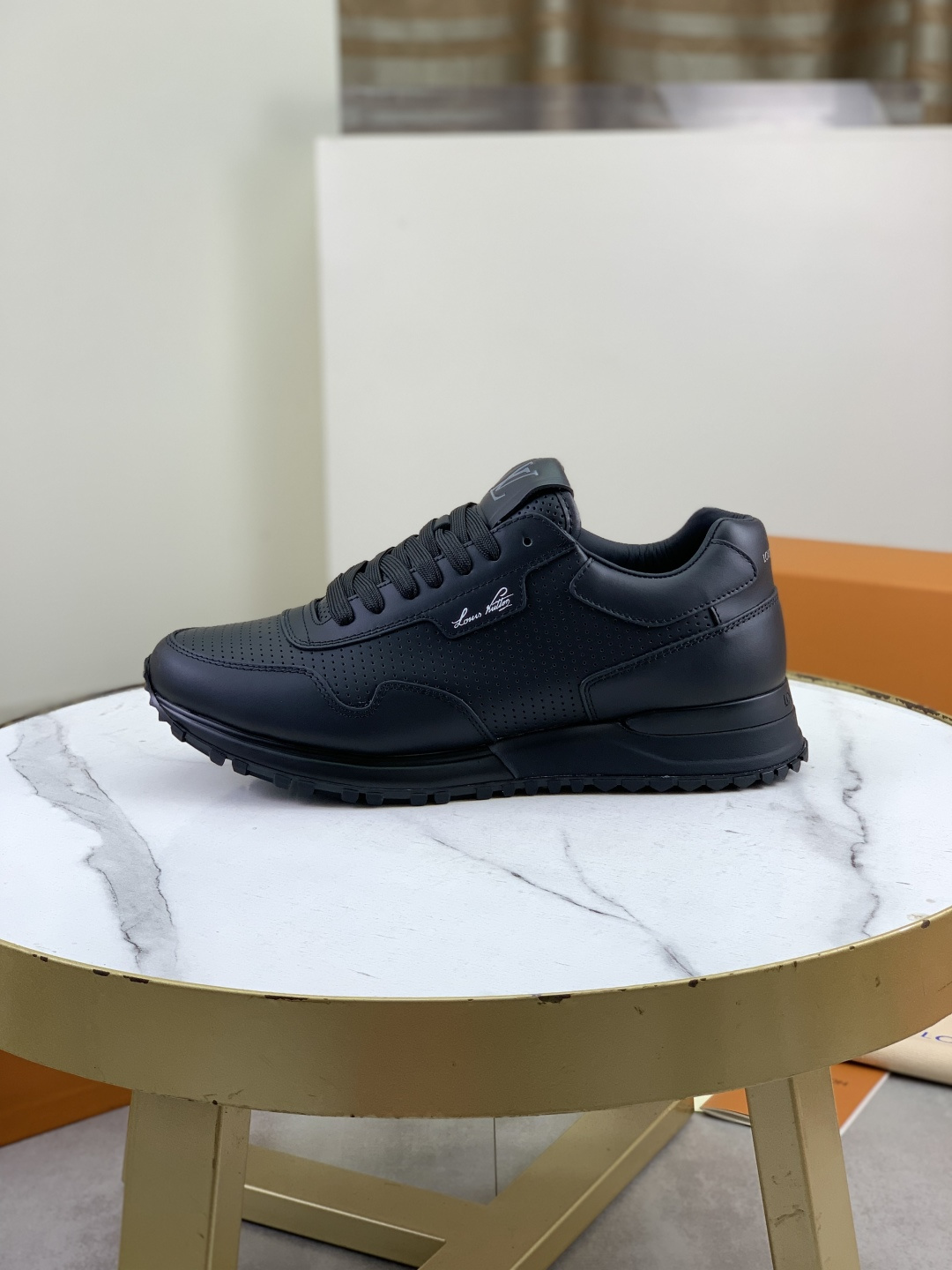 NO:850259,Actual price [LOUIS VUITTON] (original order) new LV Louis Vuitton * - top version of LV classic trendy shoes!  Made of imported original cowhide and water-dyed cowhide lining. The latest original wear-resistant TPU combination outsole!  High quality products!  Multiple colors available, code number 39-44 (45 46 47 customized), louis vuitton, louis vuitton, louis vuitton, cowhide19860909实价【LOUIS VUITTON）（原单）新款LV路易威登 *——顶级版本 LV经典潮鞋！选用进口原版牛皮 水染牛皮内里.最新款原版耐磨TPU组合大底！高品质精品！多款颜色可选,码数39-44（45 46 47定制）,,louis vuitton,louis vuitton,louis vuitton,cowhide,Men's shoes