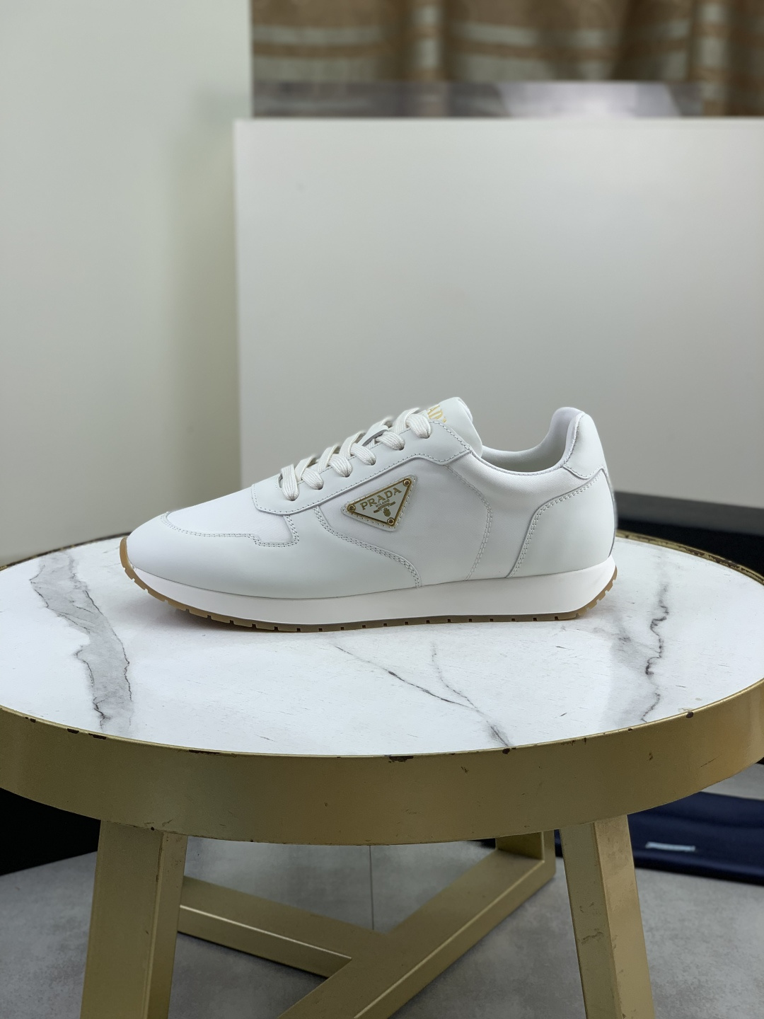 NO:853438,Actual price, top version, popular models on the official website, trendy brands (Prada) mainly promote popular models, avant-garde and versatile fashionable men's shoes, private version molding, cowhide surface splicing 11.. Stylish and simple, original imported cowhide lining and cowhide feet; the atmosphere and personality are more fashionable, eye-catching and pursuing class. It will subvert old ideas and be a must-have for fashionistas who want to spend time with you! Must keep it for yourself!  Tall and comfortable TPU foam outsole, high-end quality workmanship. Size 38-44 (45 customized) 5 colors available.,, prada, prada, cowhide19860909实价 顶级版本 官网爆款上市, 潮牌（普拉达Prada）主推爆款,前卫百搭时尚男鞋私版开模,牛皮面拼接11..时尚干脆、原版进口牛皮内里牛皮垫脚；大气个性更潮更抢眼更追求档次,它将颠覆旧念,与您共度时尚潮人必备! 必自留 ! 高大上的舒适TPU发泡大底,高端品质做工.码数38-44（45定做）5色可选.,,prada,prada,cowhide,Men's shoes