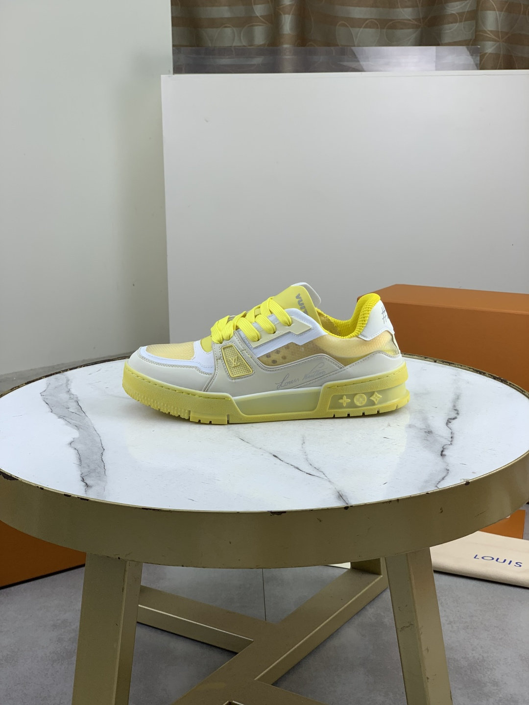 NO:854634,Actual price top version [LOUIS VUITTON] (original order) the most couples new LV Louis Vuitton *——top version LV classic trendy shoes!  Use imported original lining and original wear-resistant and lightweight TPU outsole!  High quality products!  3 colors available, sizes for men and women 35-45 (46 47 customized), louis vuitton, louis vuitton, louis vuitton19860909实价 顶级版本【LOUIS VUITTON）（原单）最情侣新款LV路易威登 *——顶级版本 LV经典潮鞋！选用进口原版内里.原版耐磨轻便TPU大底！高品质精品！3款颜色可选,码数男女35-45（46 47定做）,,louis vuitton,louis vuitton,louis vuitton,Men's shoes