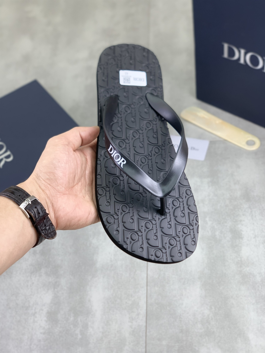 NO:885974,[Real price] [DIOR] Dior's new casual slippers, official website, high quality, perfectly made to convey a kind of noble luxury, sublimating its luxury definition through high-end extraordinary craftsmanship. Size; 38-46. 5 color selection, dior, dior, slippers19860909【实价】【DIOR】迪奥新款休闲拖鞋,官网、高品质 完美做透射出一种尊贵奢华,高端超凡工艺中升华其奢侈定义.码数；38-46. 5色选,,dior,dior,slippers,Men's shoes
