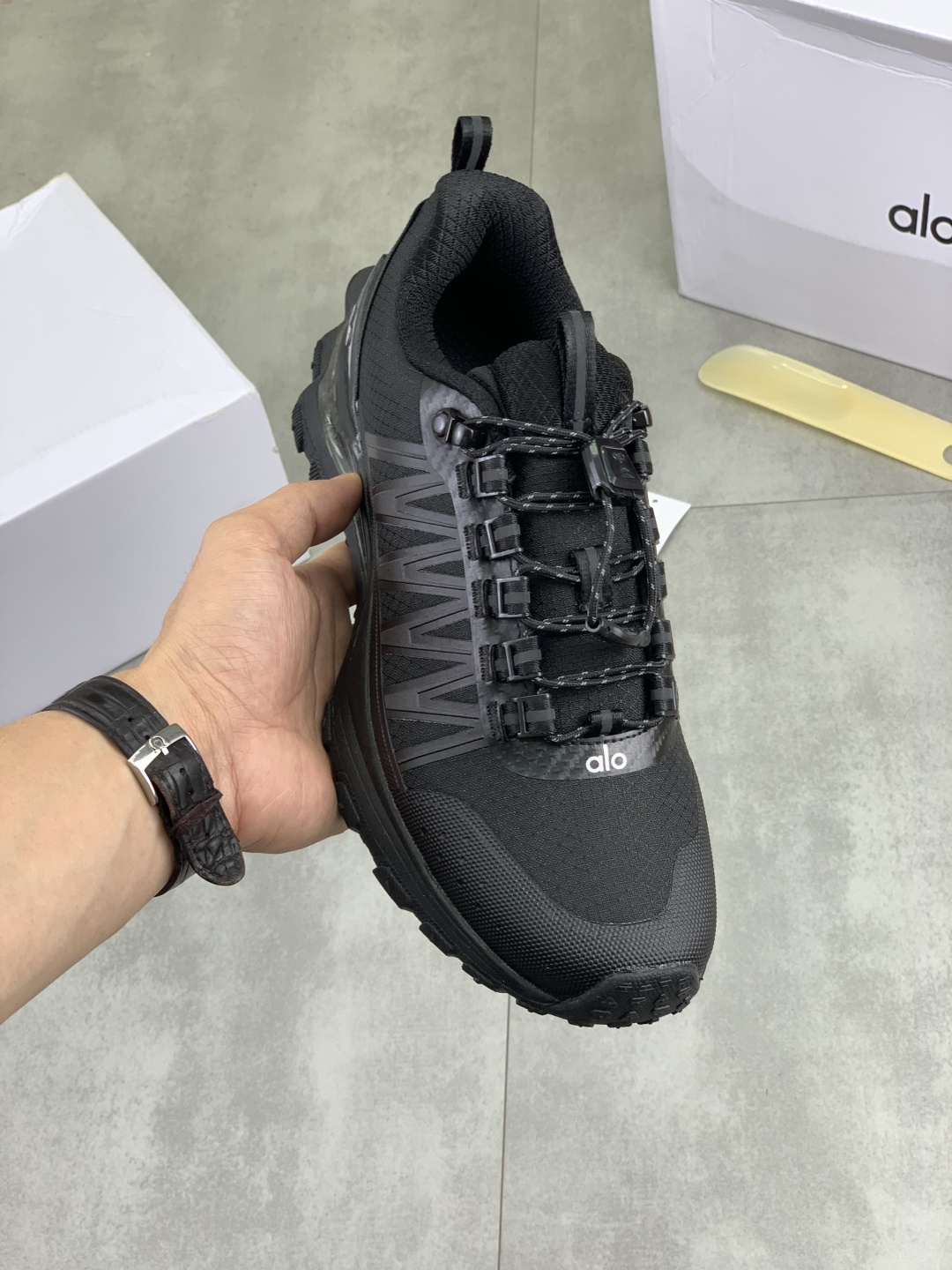 NO:888437,Real price Alo Yoga Alo Runner Trail comfortable and versatile mesh shock-absorbing breathable support wear-resistant low-top casual urban commuting training running shoes!  Item No. A0892U Size: 36～45,19860909实价 Alo Yoga Alo Runner Trail 舒适百搭 网布减震透气支撑耐磨低帮 休闲城市通勤训练跑步鞋！ 货号A0892U Size:36～45,,Men's shoes
