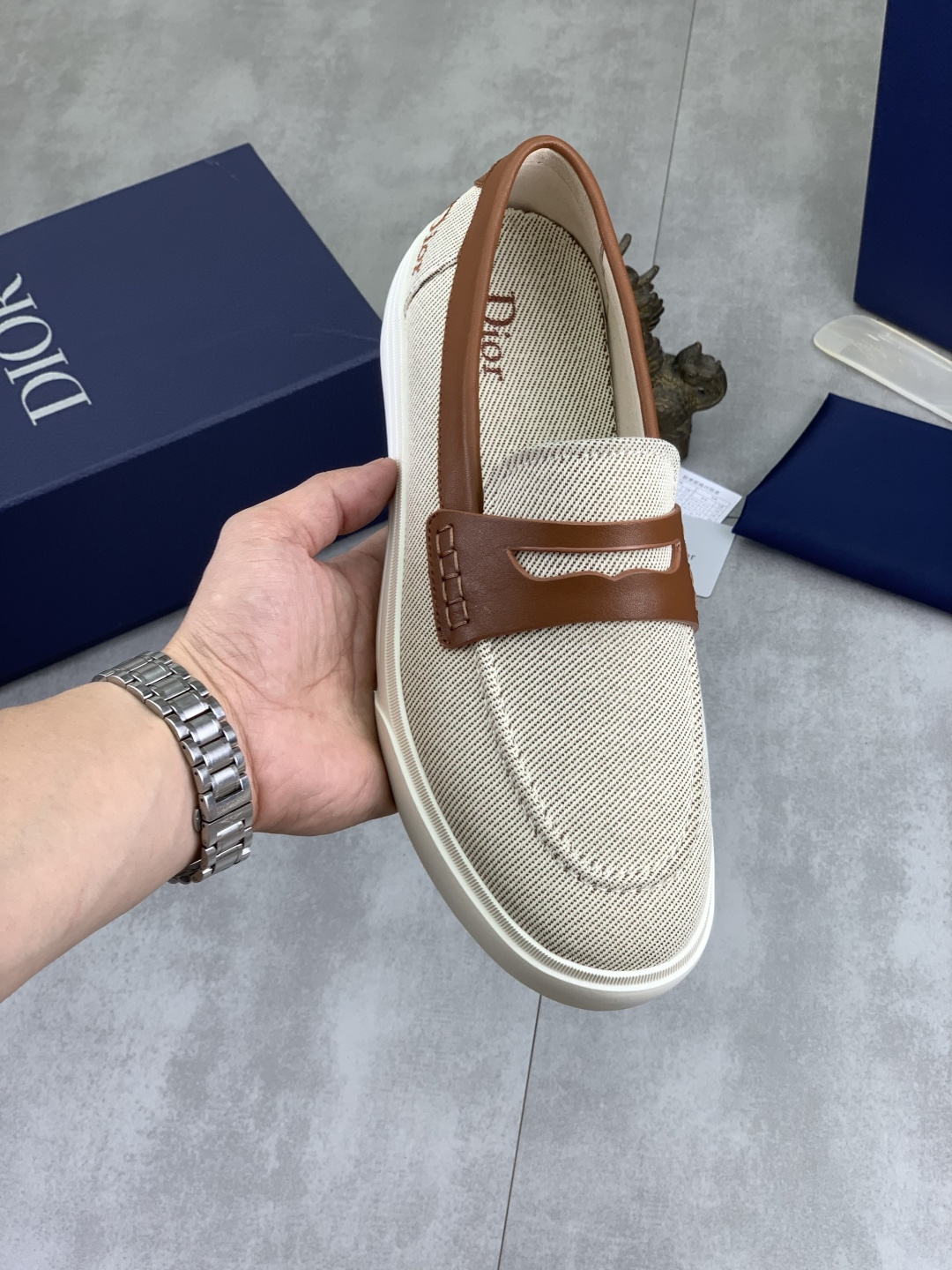 NO:954109,Real price high version Dior Dior original beanie shoes!  Top Italian purchasing agent!  Men's business casual leather shoes, original imported calfskin upper, ultimate texture, gentlemanly style, imported water-dyed cowhide lining, top-quality original Italian rubber outsole, first-class workmanship, top quality!  Size39-44 (38 45 customized) 2 colors available, dior, dior, cowhide19860909实价 高版本 Dior 迪奥 原版豆豆鞋！顶级意大利代购！男士商务休闲皮鞋,鞋面原版进口小牛皮,极致质感,绅士风范,内里进口水染牛皮,顶级意大利原版橡胶大底,一流做工,顶级质感！Size39-44（38 45定做）2色可选,,dior,dior,cowhide,Men's shoes