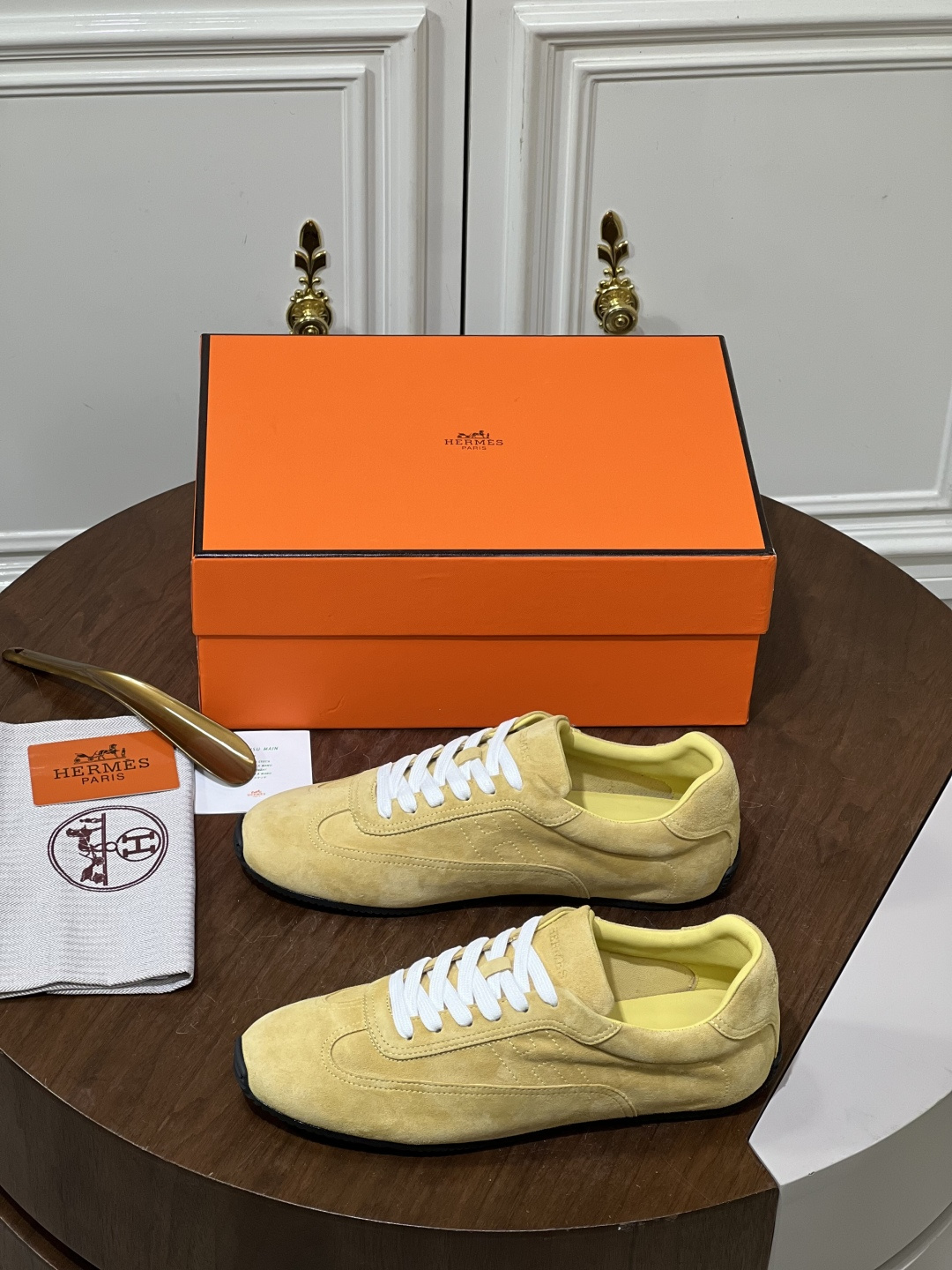 NO:745423,Hermes/Maater Sneaker series men's leather sneakers. This sneaker is made of soft calfskin and has a thin sole. It creates a retro and simple style. The sole thickness is 0.6cm. Size38-46, hermes,sneakers,cowhide19860909Hermes/Maater Sneaker系列 男士皮革运动鞋 这款运动鞋采用柔软小牛皮制作,鞋底薄.打造复古和简约风格,鞋底厚度为0.6cm Size38-46,,hermes,sneakers,cowhide,Men's shoes