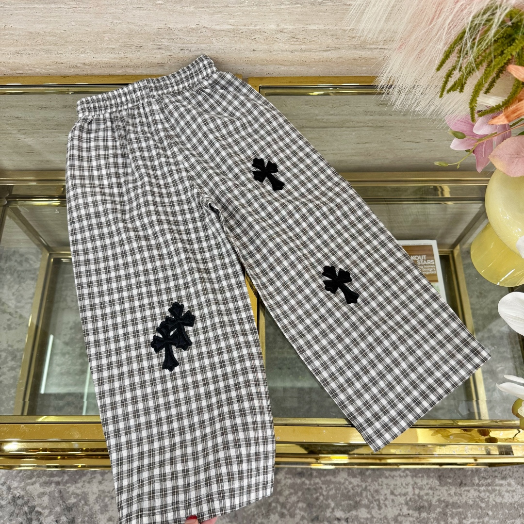 Pantalones, tallas 110-160, @108 ⚠️ No reembolso ni cambio. El cuadro en marrón claro y blanco crea una atmósfera retro…
