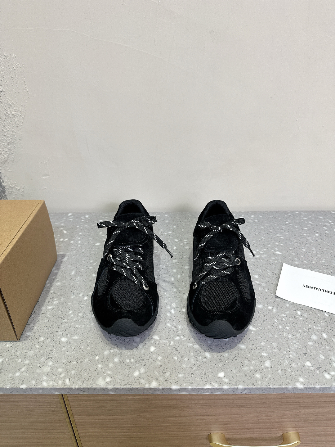 NO:164235,Negativethree(nt3) Niche trendy brand Designer brand function Sports shoes Major Korean internet celebrities wear a niche Korean brand The key is that this gray and blue pokes me hard. The original fabric high mercerized Oxford/breathable net inner footbed cowhide original anti-slip rubber sole Size35-40 (40 custom made no return or exchange), casual shoes/sneakers, cowhide19860909Negativethree(nt3) 小众潮牌 设计师品牌机能 运动鞋 韩国各大网红 明星都在穿的 一款小众韩国品牌 关键是这个灰蓝色狠狠的戳到了我 面料原版高丝光牛津/透气网里 内里垫脚牛皮 鞋底原版防滑橡胶大底 Size35-40（40订做不退换）,休闲鞋/运动鞋,sneakers,cowhide,Women's Shoes