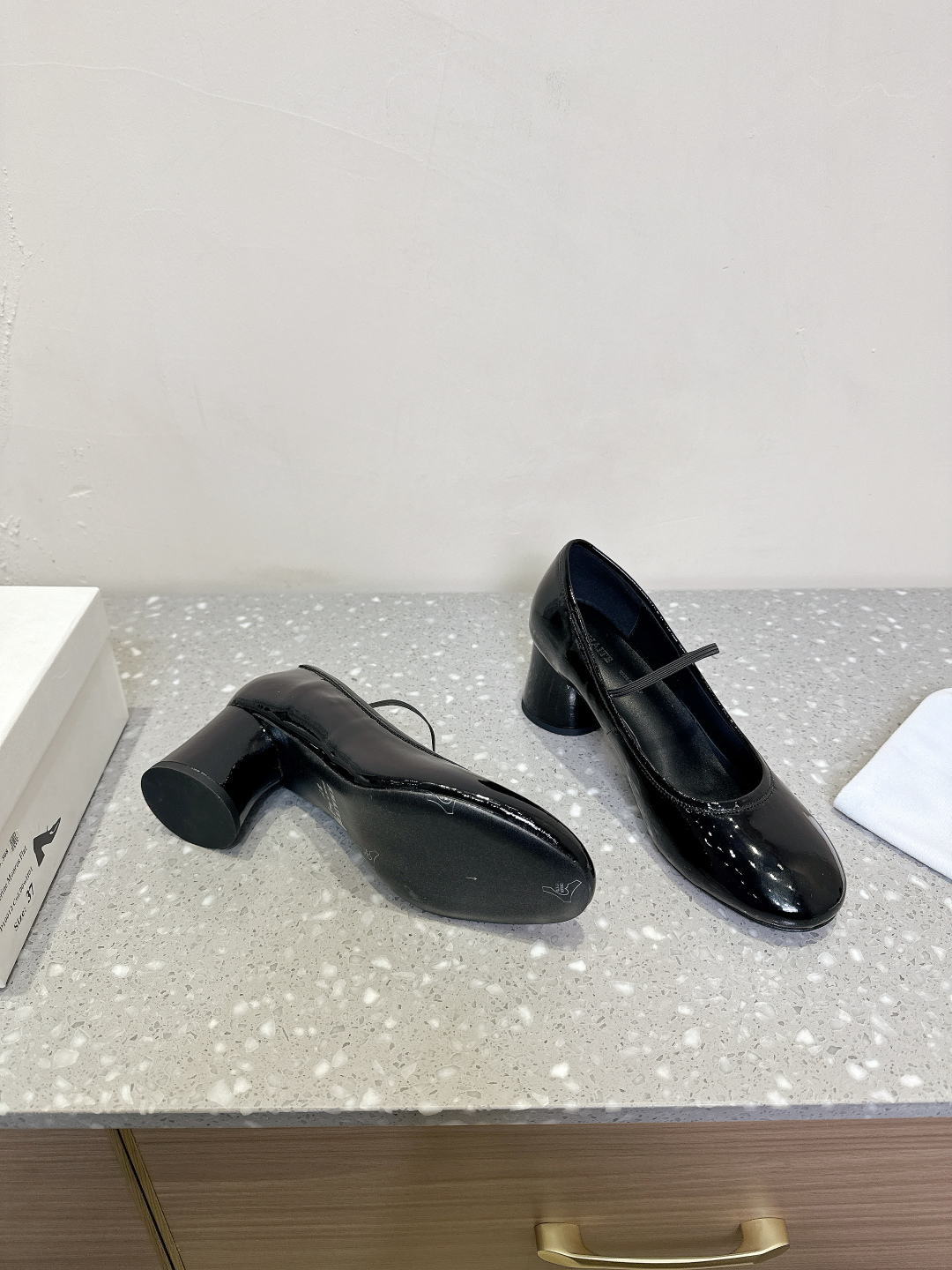Khaite Mary Jane Silverhead High Heel Shoe Collection for Spring. - 图片 4
