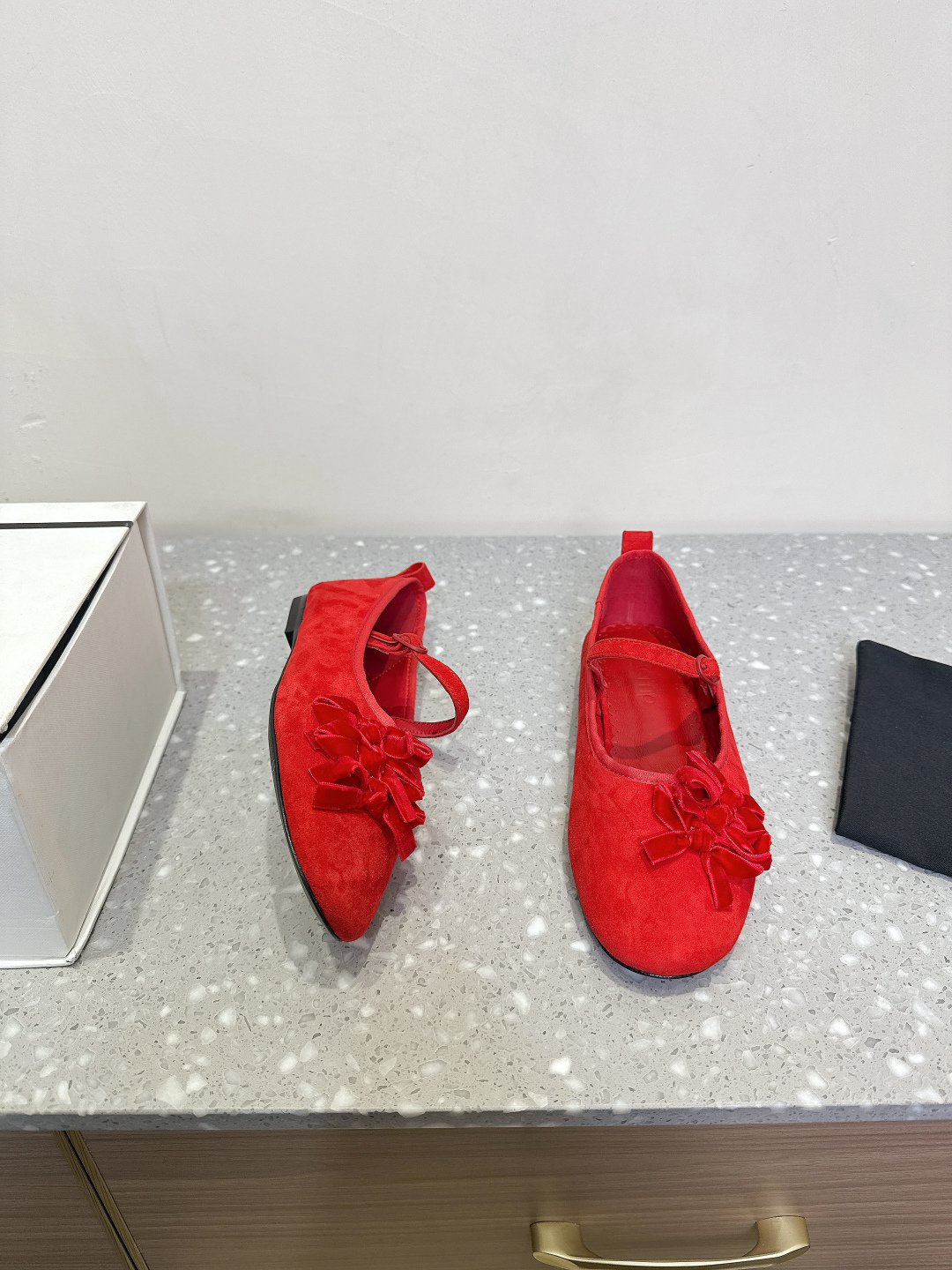 Spring and Summer Shoe Fashion: Mary Jane Style with Small Flower and Flat Bottom - 图片 2