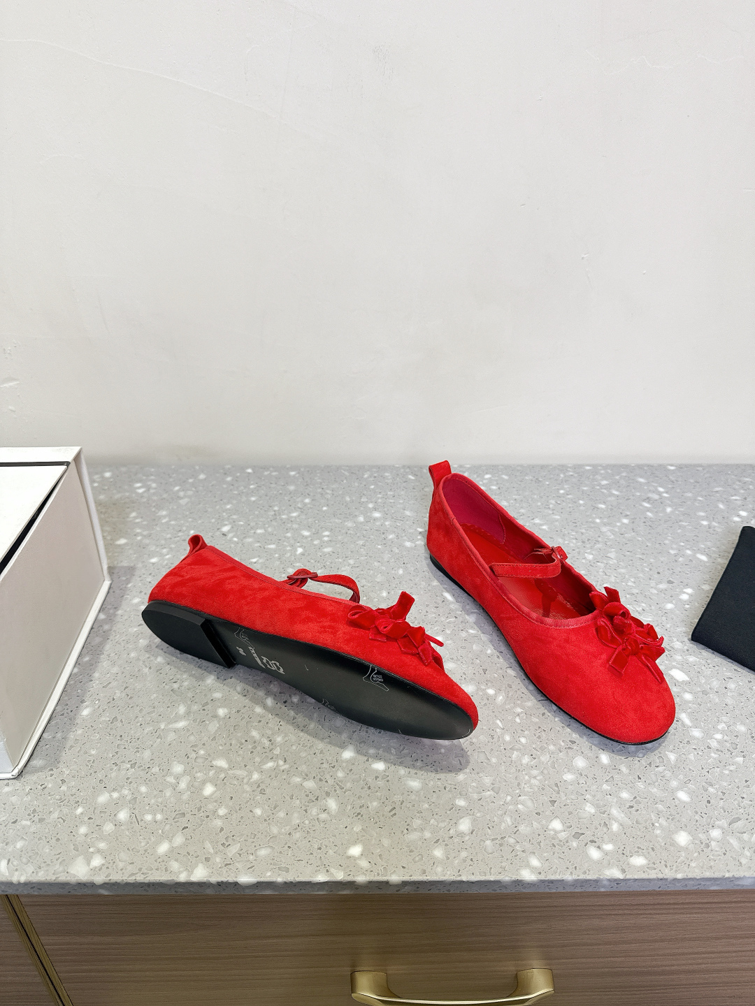 Spring and Summer Shoe Fashion: Mary Jane Style with Small Flower and Flat Bottom - 图片 4