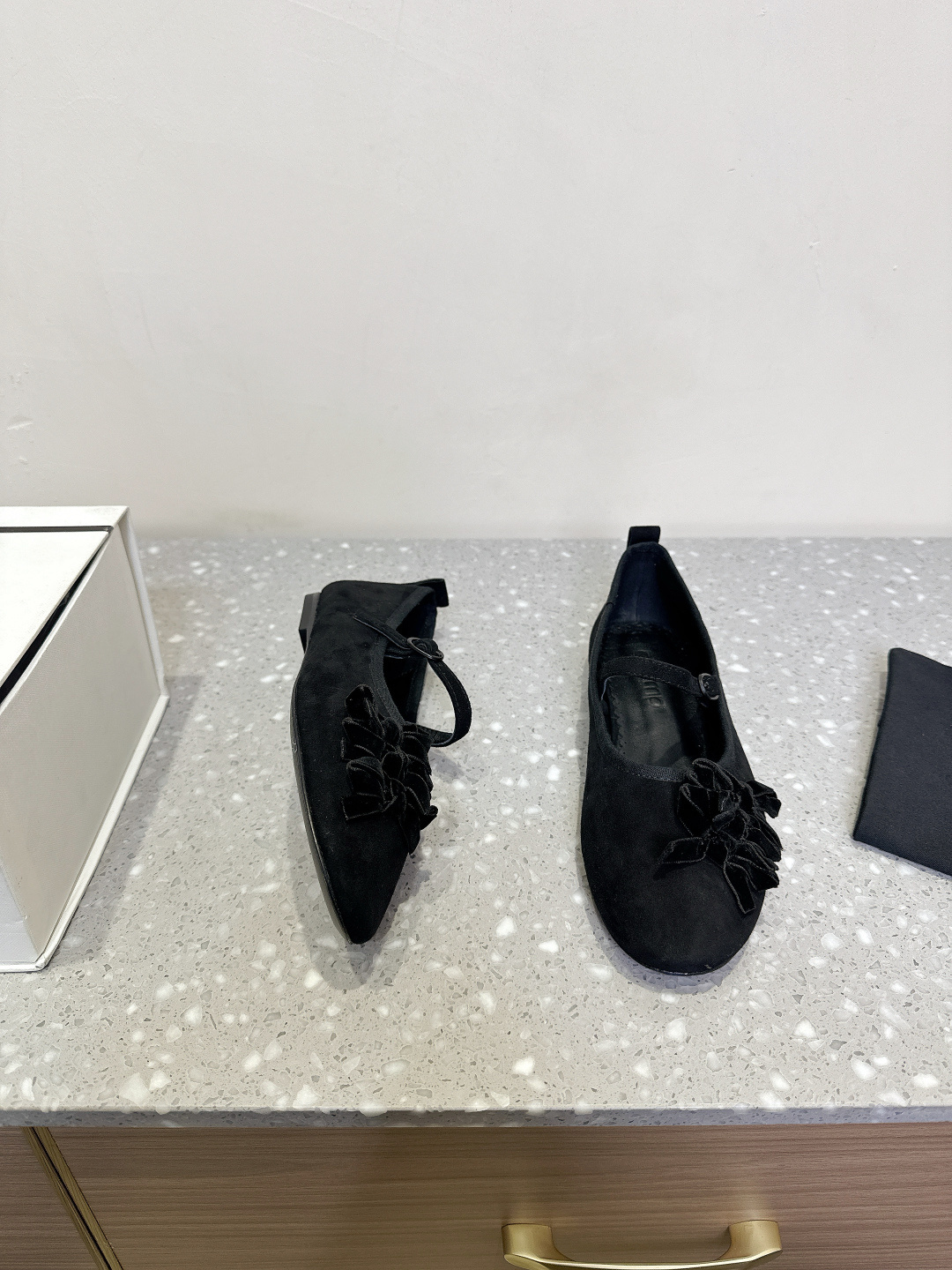 Fashionable Mary Jane Shoes for Unique Street Style: Spring and Summer Collection - 图片 3