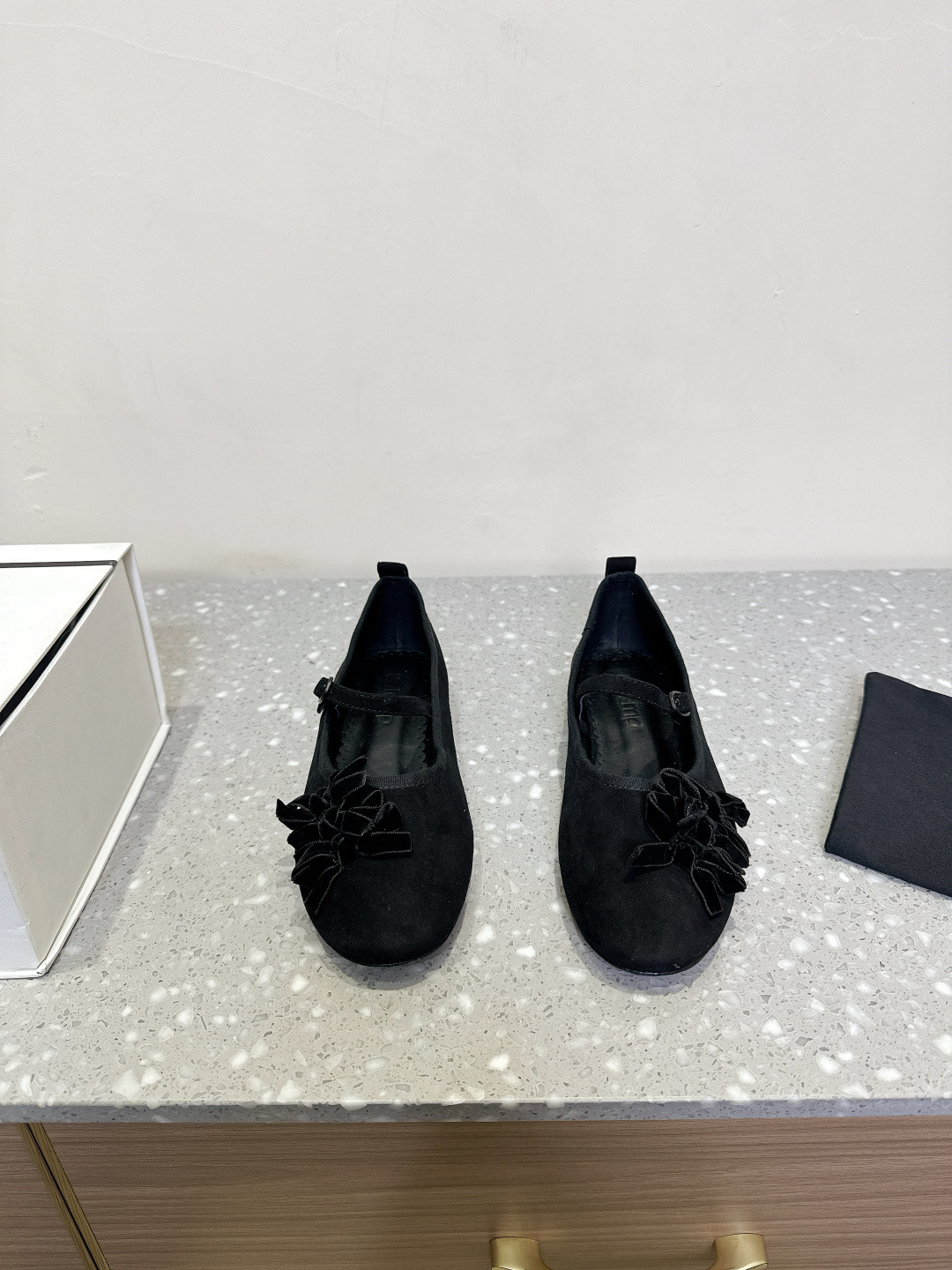 Fashionable Mary Jane Shoes for Unique Street Style: Spring and Summer Collection - 图片 2