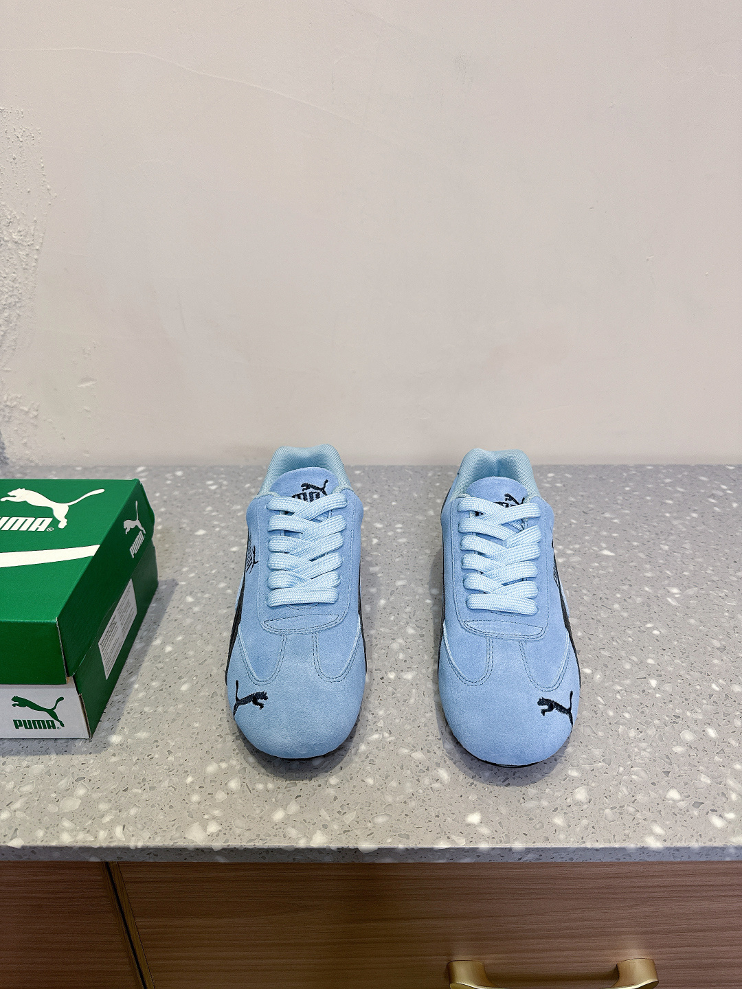 NO:443049,() PUMA niche trendy brand 25ss spring and summer hot products, round-toed moral training shoes, sports shoes, casual shoes, another major event in the trend circle has occurred!  The king PUMA, which was looked forward to by countless trendsetters, has actually returned!  PUMA's cross-border cooperation definitely has its place. Avanti shoes, through the unique retro football shoe style, has instantly become the absolute focus of the recent shoe circle. Original custom cowhide/Niujing imported sheepskin, outsole original EVA wear-resistant and non-slip sole size 35-39 (40 customization, no return or exchange), casual shoes/sports shoes, sneakers, cowhide, sheepskin19860909（）PUMA 小众潮牌 25ss春夏爆款 圆头德训鞋 运动鞋 休闲鞋 潮流圈又一大事件发生！被无数潮人翘首以盼的王炸PUMA竟然回归了！PUMA的跨界合作绝对有着一席之,Avanti鞋款,通过独特的复古足球鞋型示人,也瞬间成为近期鞋圈的绝对焦点 鞋面原版定制牛皮/牛京 内里进口羊皮 大底原版EVA耐磨防滑大底 码数35-39（40定制不退换）,休闲鞋/运动鞋,sneakers,cowhide,sheepskin,Women's Shoes