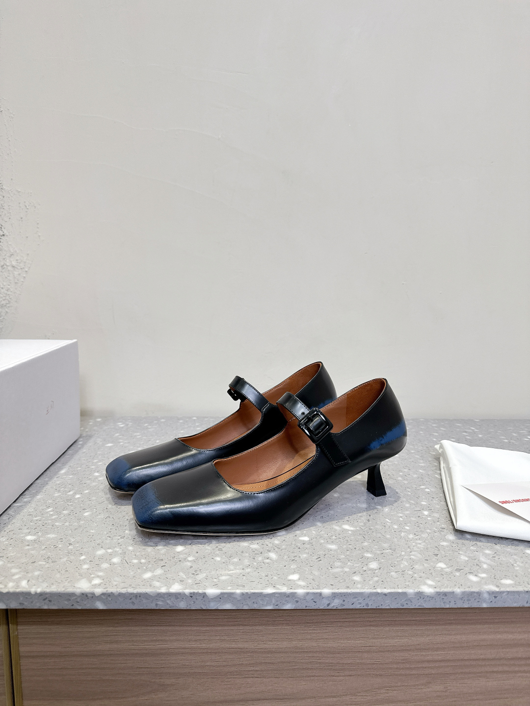 Stylish Shoes by Shushu Tong: High-Quality, Imported Materials, Sheepskin Lining - 图片 3