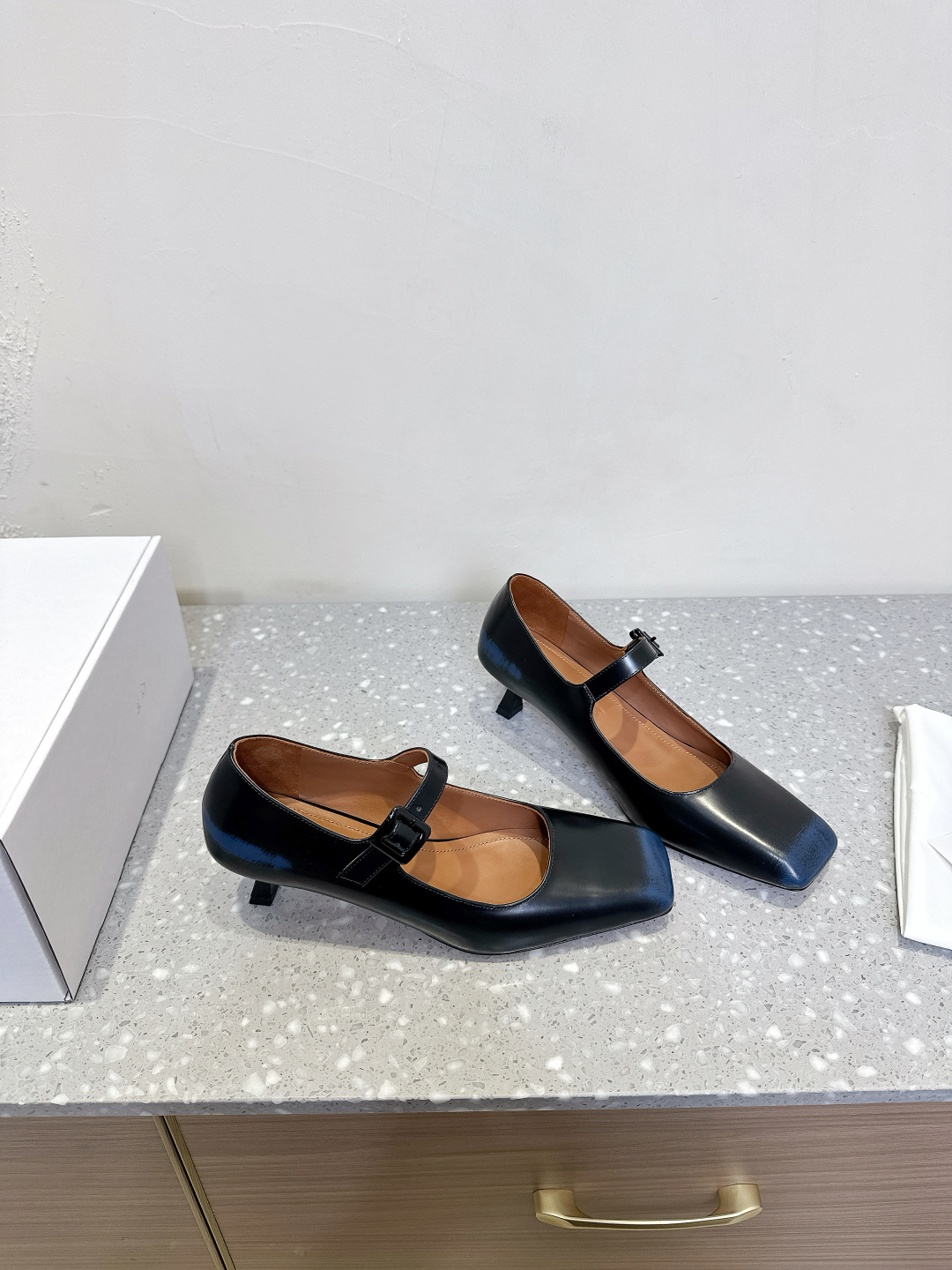 Stylish Shoes by Shushu Tong: High-Quality, Imported Materials, Sheepskin Lining - 图片 4