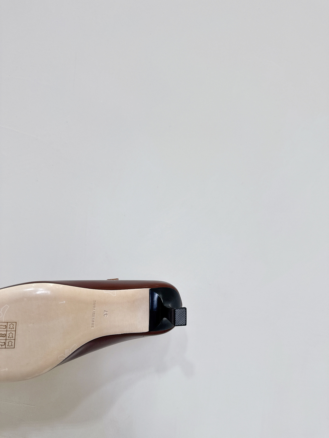 Fashionable Shoes by Shushu Tong: Stylish, Sweet, and Imported Materials - 图片 9