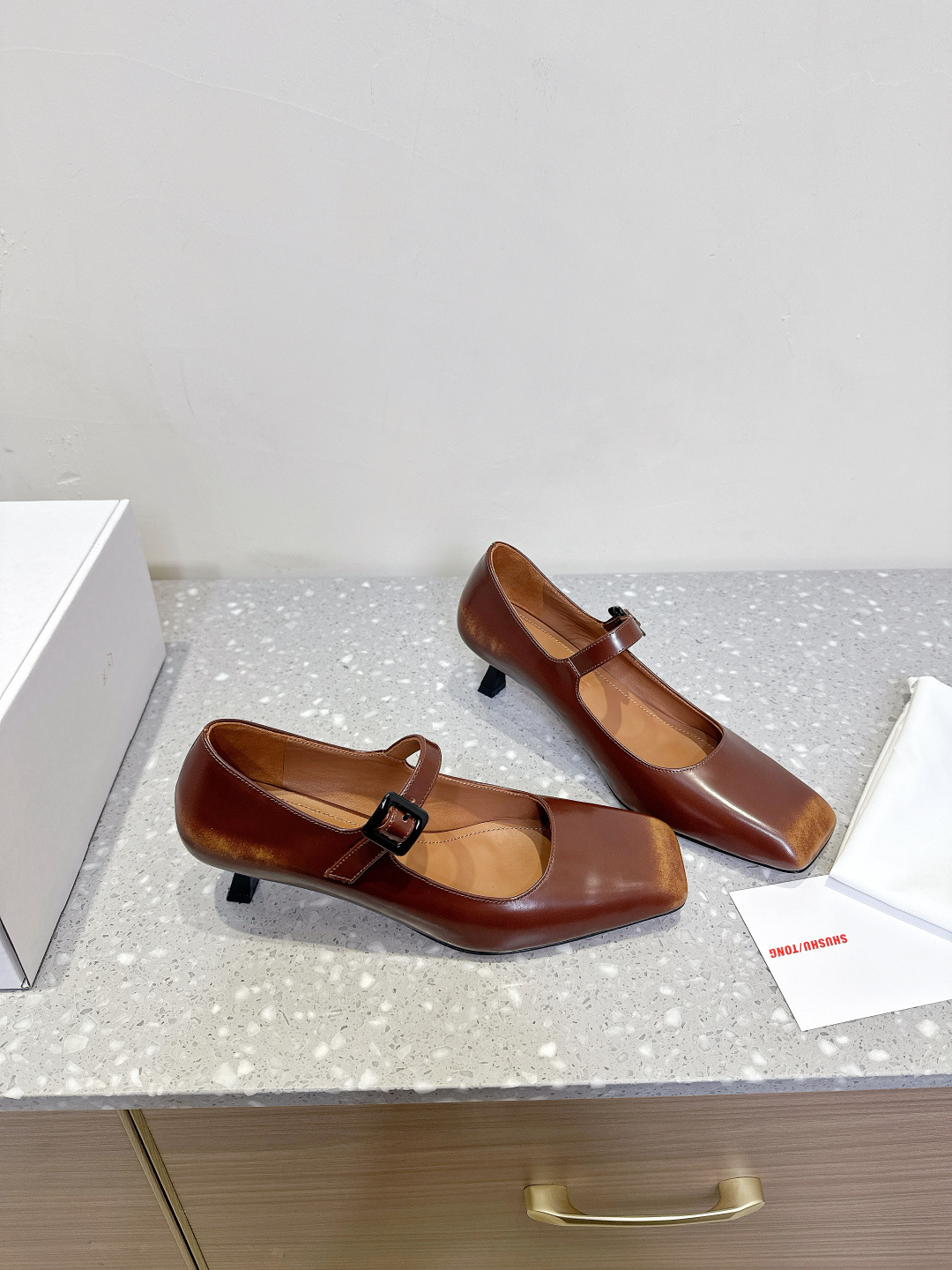 Fashionable Shoes by Shushu Tong: Stylish, Sweet, and Imported Materials - 图片 4