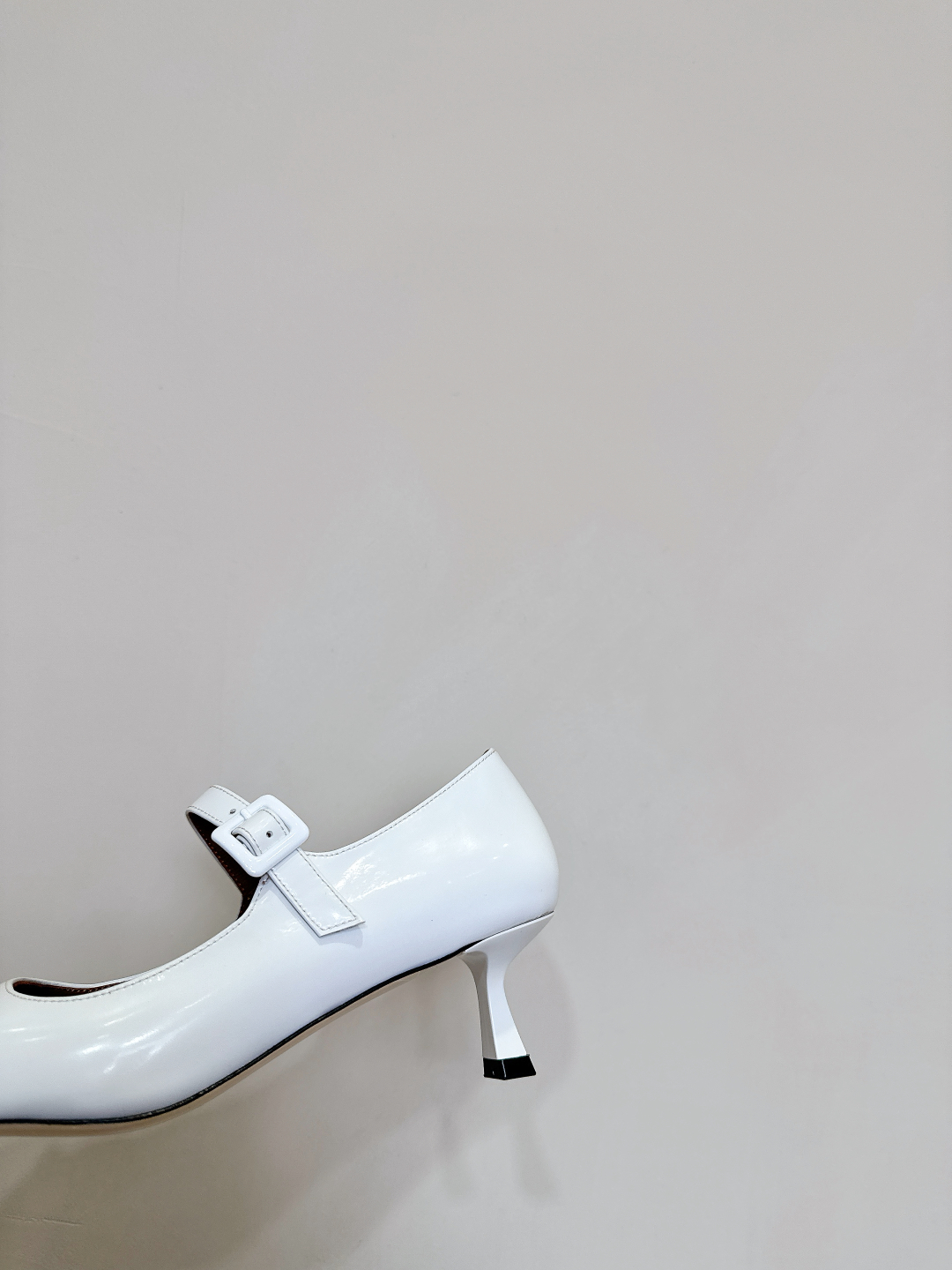 Fashionable Shoes: Shushu Tong Collection Highlights and Features - 图片 7