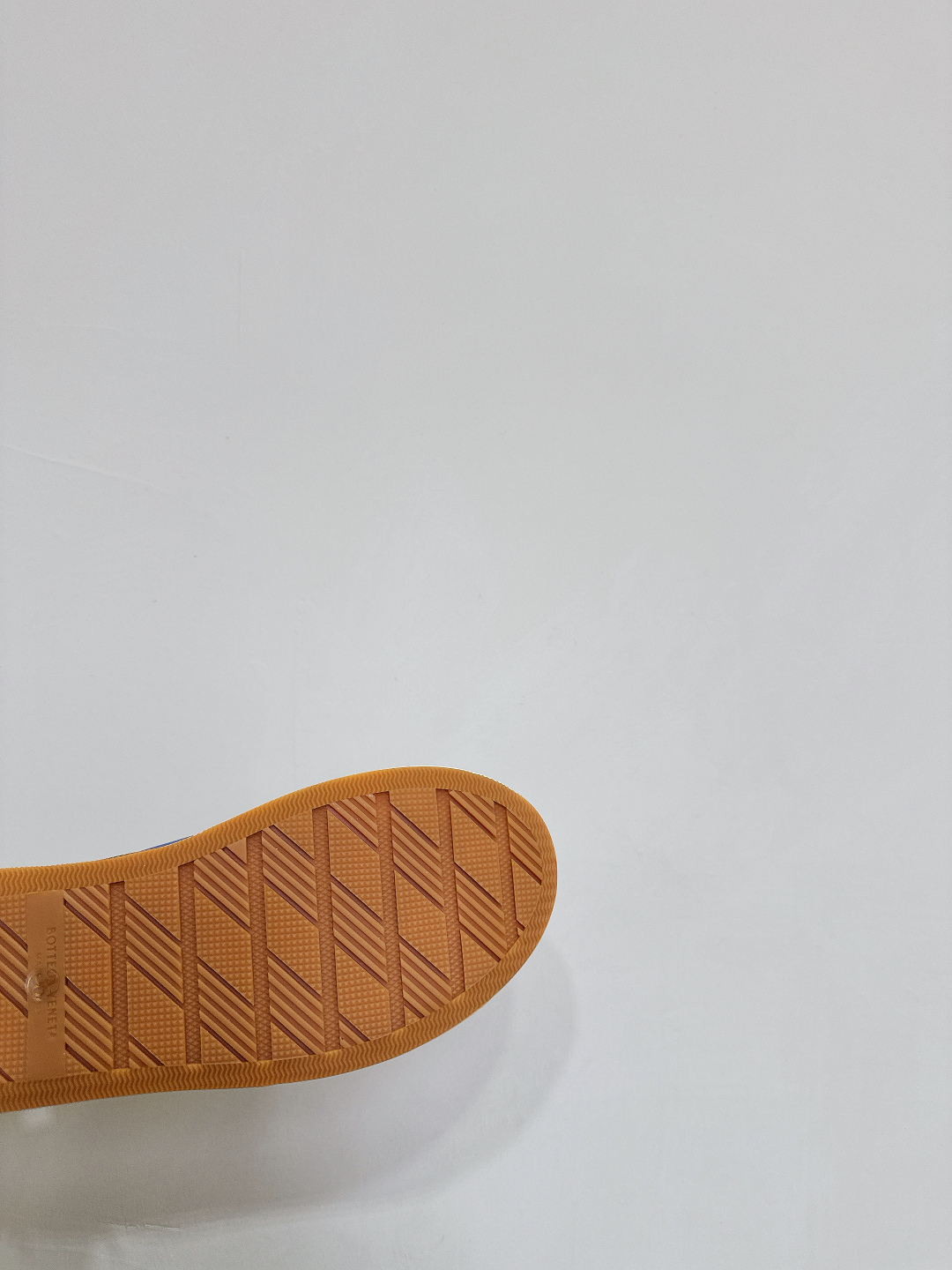 Bottega Veneta BV 25s: Luxurious Retrograde Shoes for Spring - 图片 8