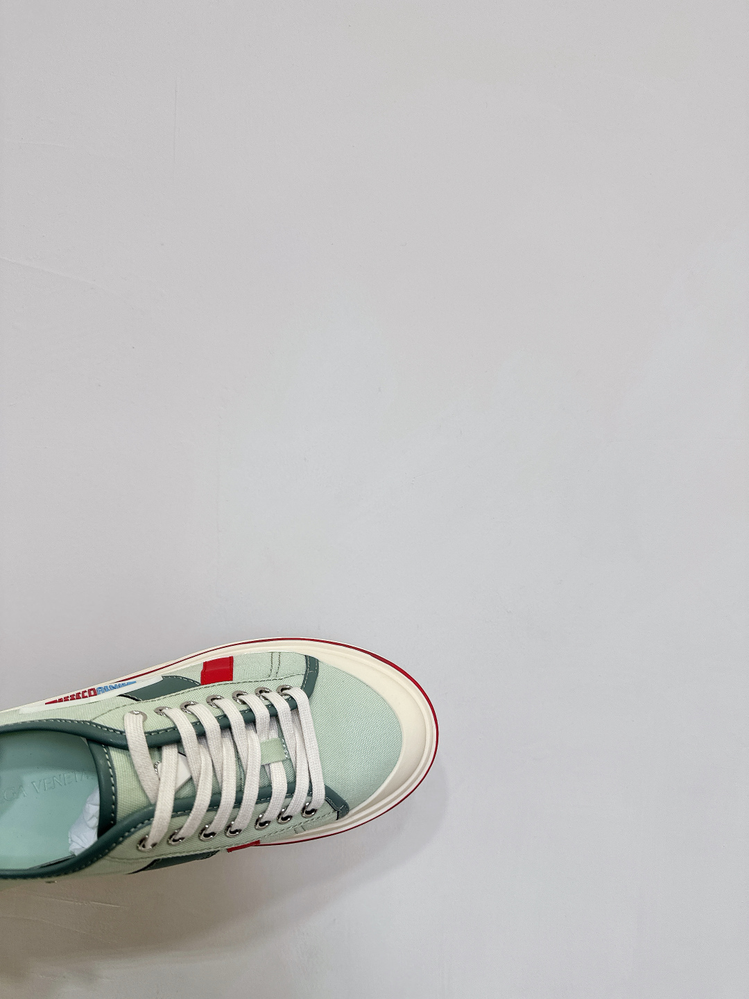 Bottega Veneta BV 25s: Luxurious Retrograde Basket Shoes for Spring - 图片 7