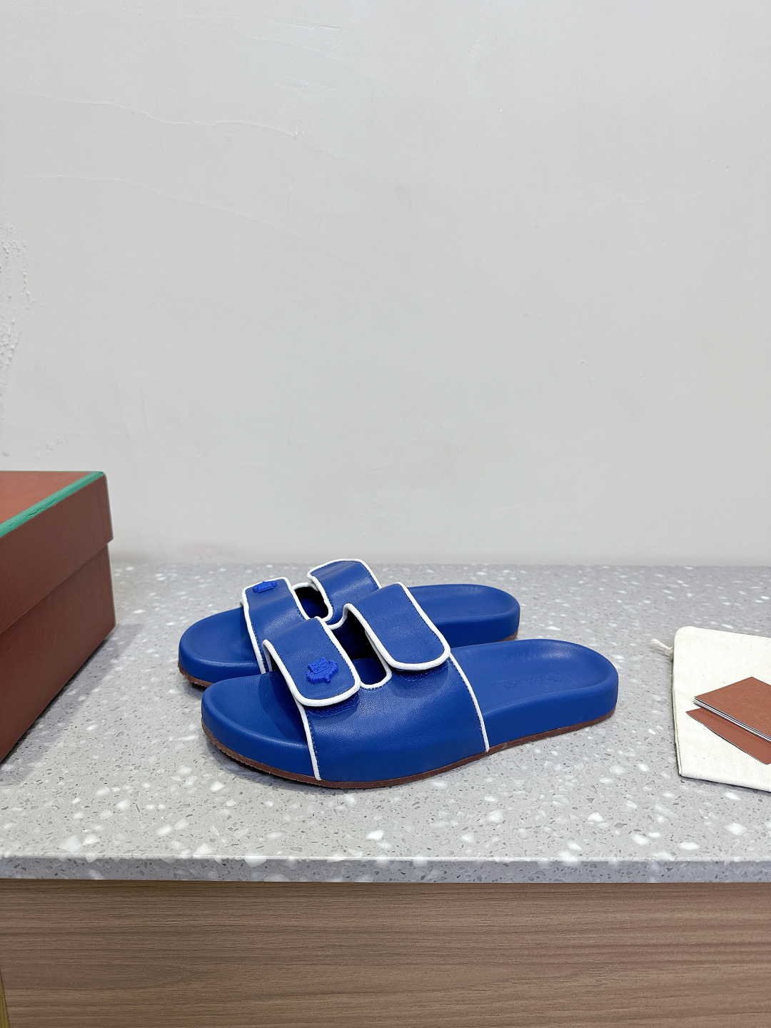 Loro Piana Piana 诺悠翩雅 25ss春夏系列 英伦风 拖鞋