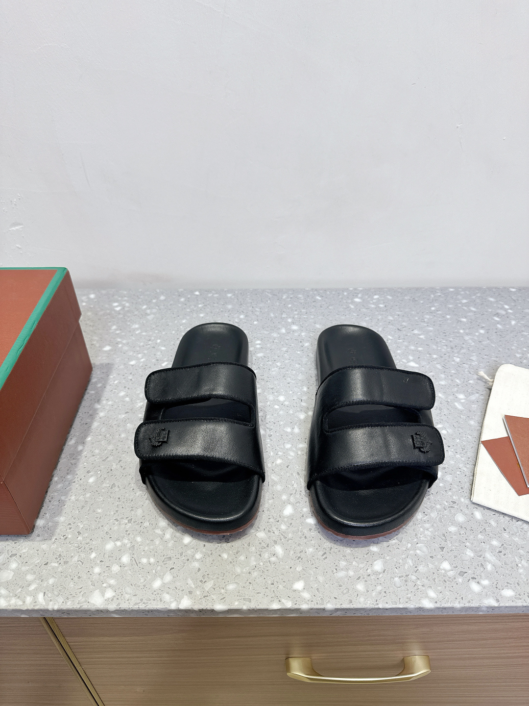 Loro Piana Piana 诺悠翩雅 25ss春夏系列 英伦风 拖鞋