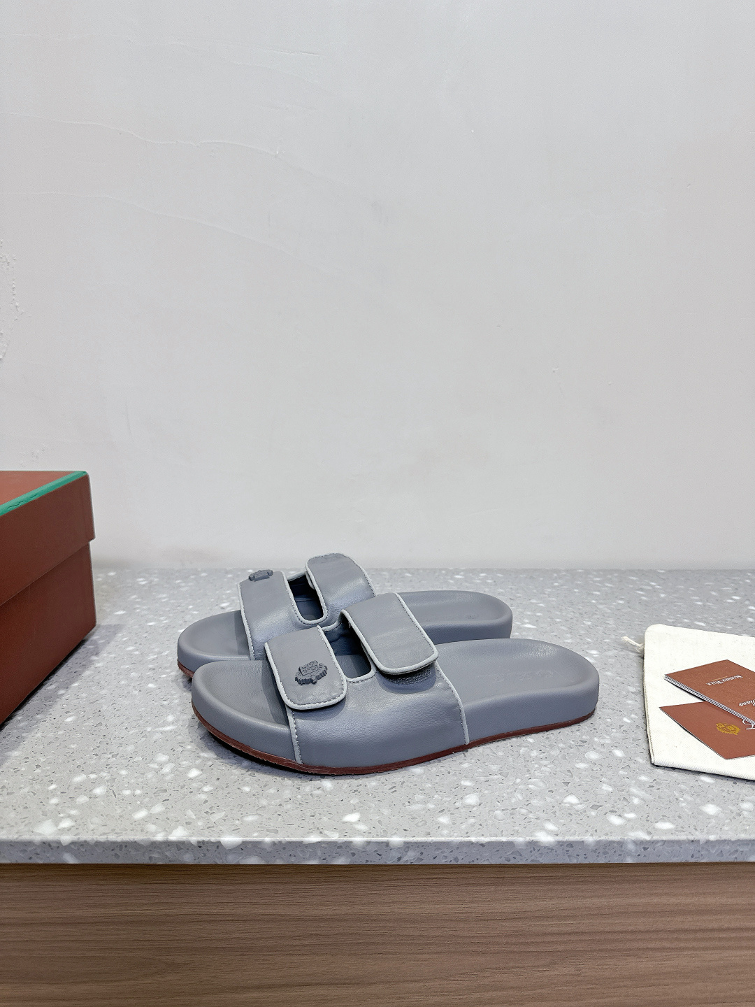Loro Piana Piana 诺悠翩雅 25ss春夏系列 英伦风 拖鞋