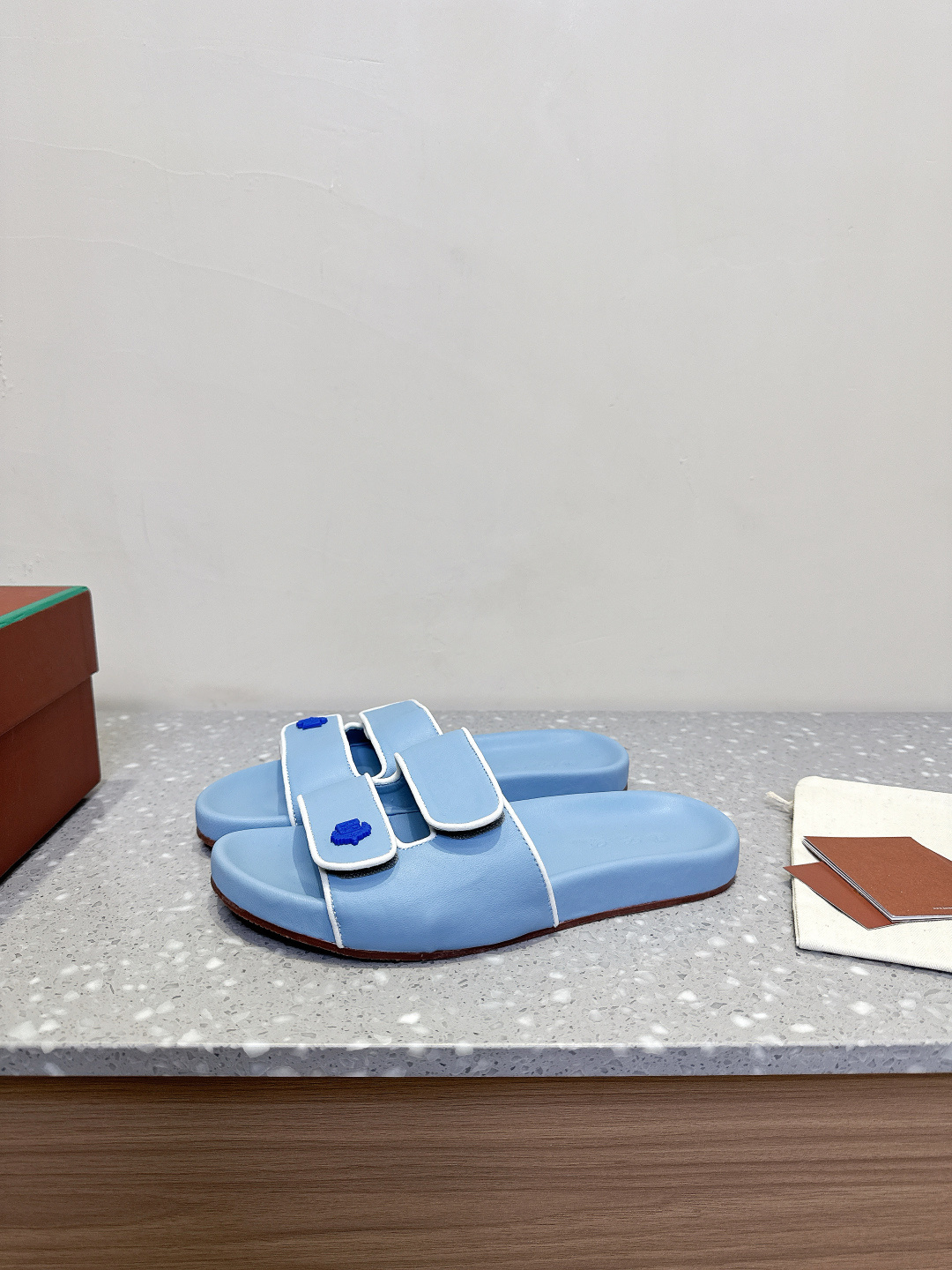 Loro Piana Piana 诺悠翩雅 25ss春夏系列 英伦风 拖鞋