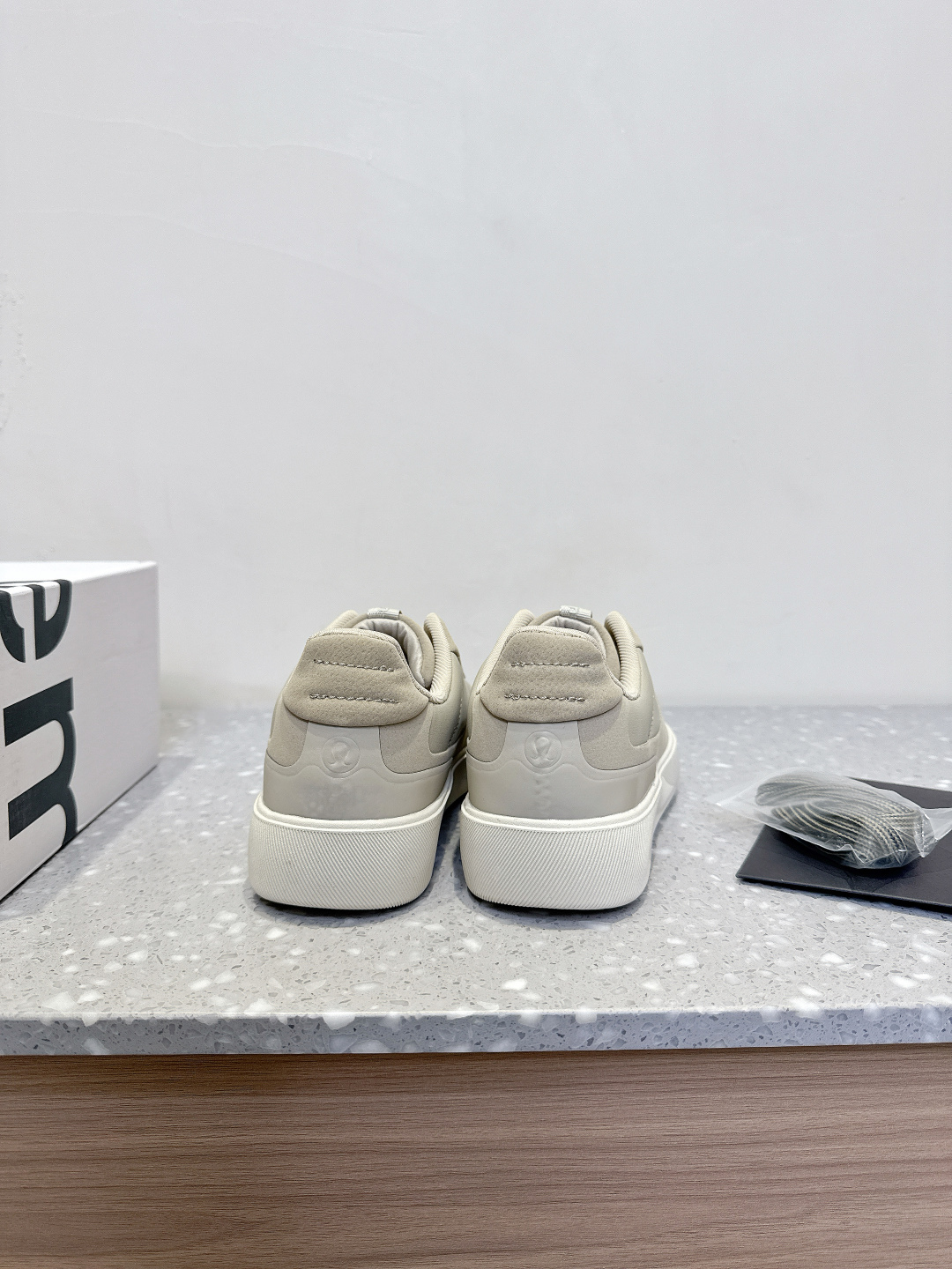 Lulemon Air-Recreational Jogging Shoes: Design for Balanced Stability and Flexibility - 图片 6