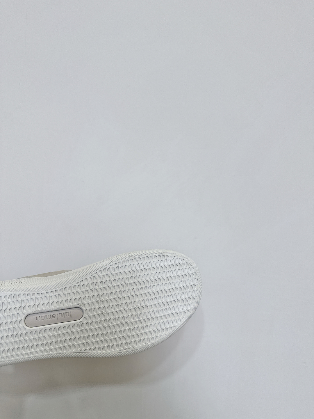 Lulemon Air-Recreational Jogging Shoes: Design for Balanced Stability and Flexibility - 图片 9