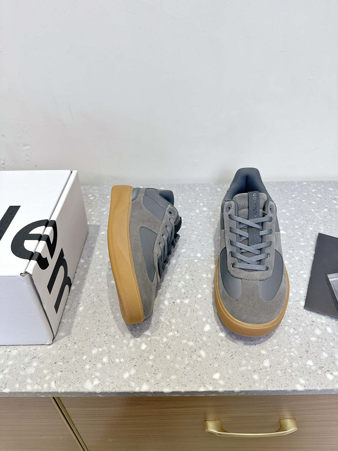 Lulemon Jogging Shoes: Air-Rec, Resilient, Flexible Design for Running and Training - 图片 2