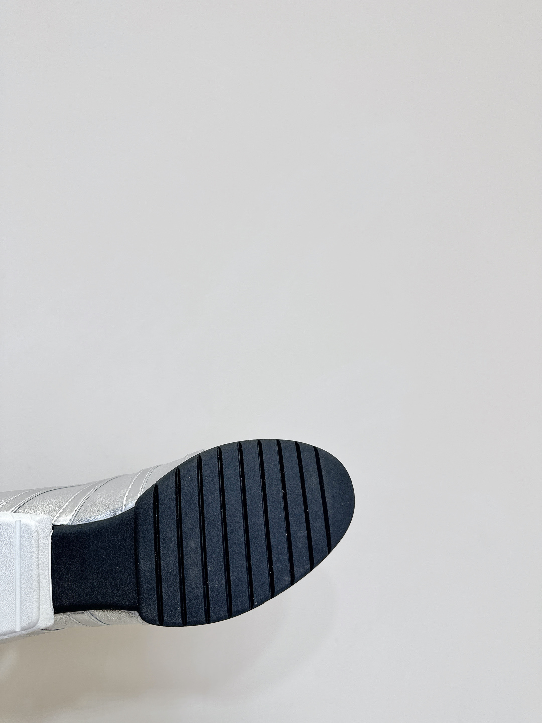Title: Fashion Shoes Review: Spring and Summer Collection with Unique Designs and Comfortable Materials - 图片 9