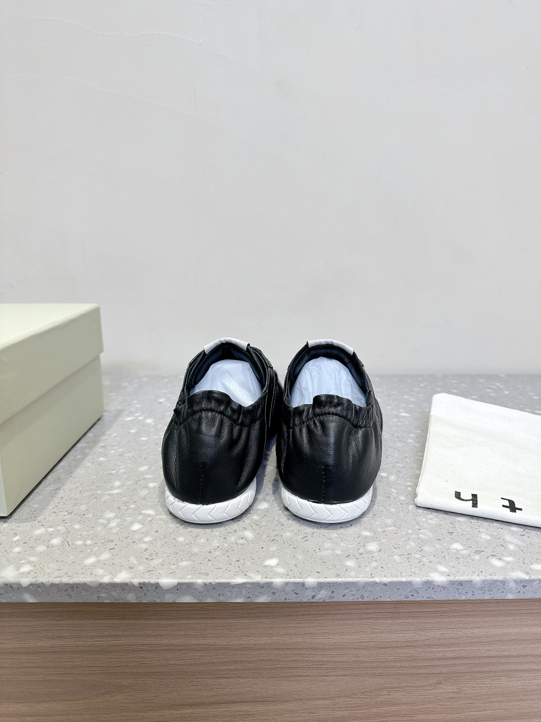 “Unique Imported Leather Shoes: Comfortable, Stylish, and Durable Footwear Collection” - 图片 6