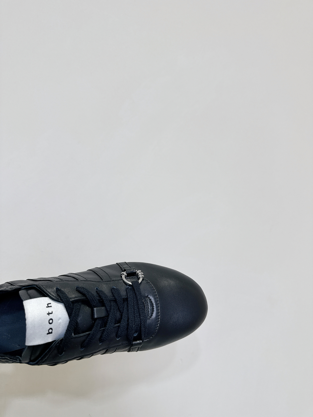 “Unique Imported Leather Shoes: Comfortable, Stylish, and Durable Footwear Collection” - 图片 8